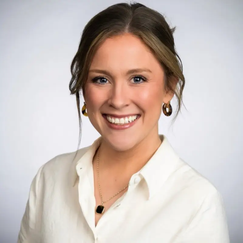 Headshot of Elizabeth McRae