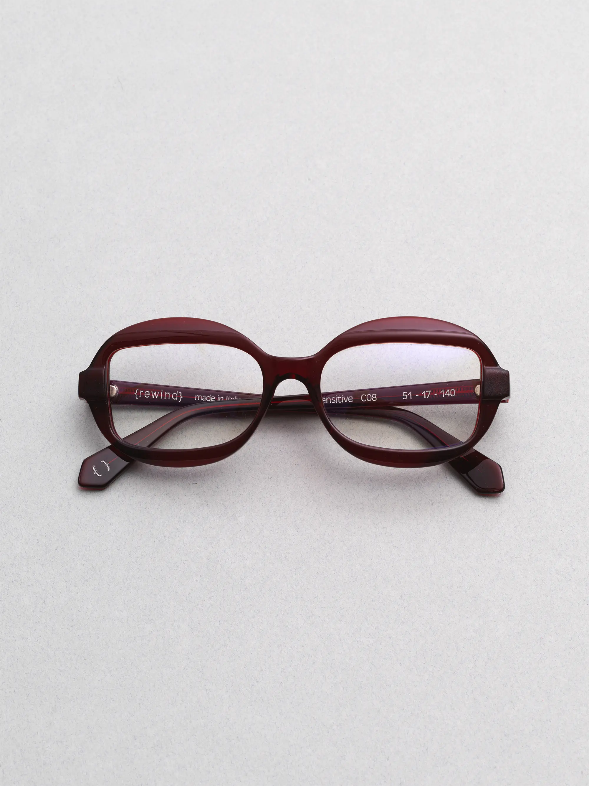 Rewind Eyewear – Sensitive model, elegant Italian frames with timeless 1990s inspiration