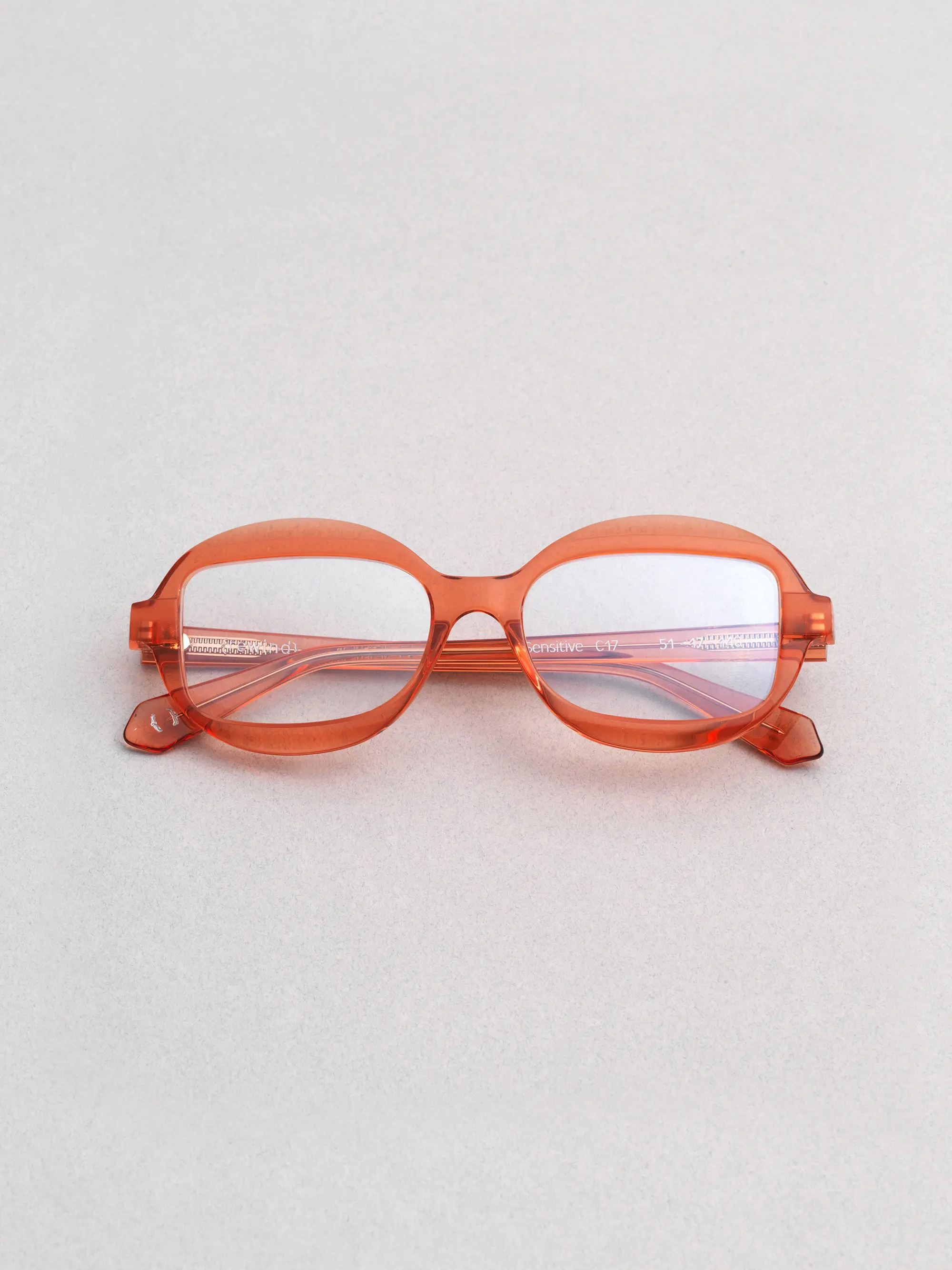 Rewind Eyewear – Sensitive model, elegant Italian frames with timeless 1990s inspiration