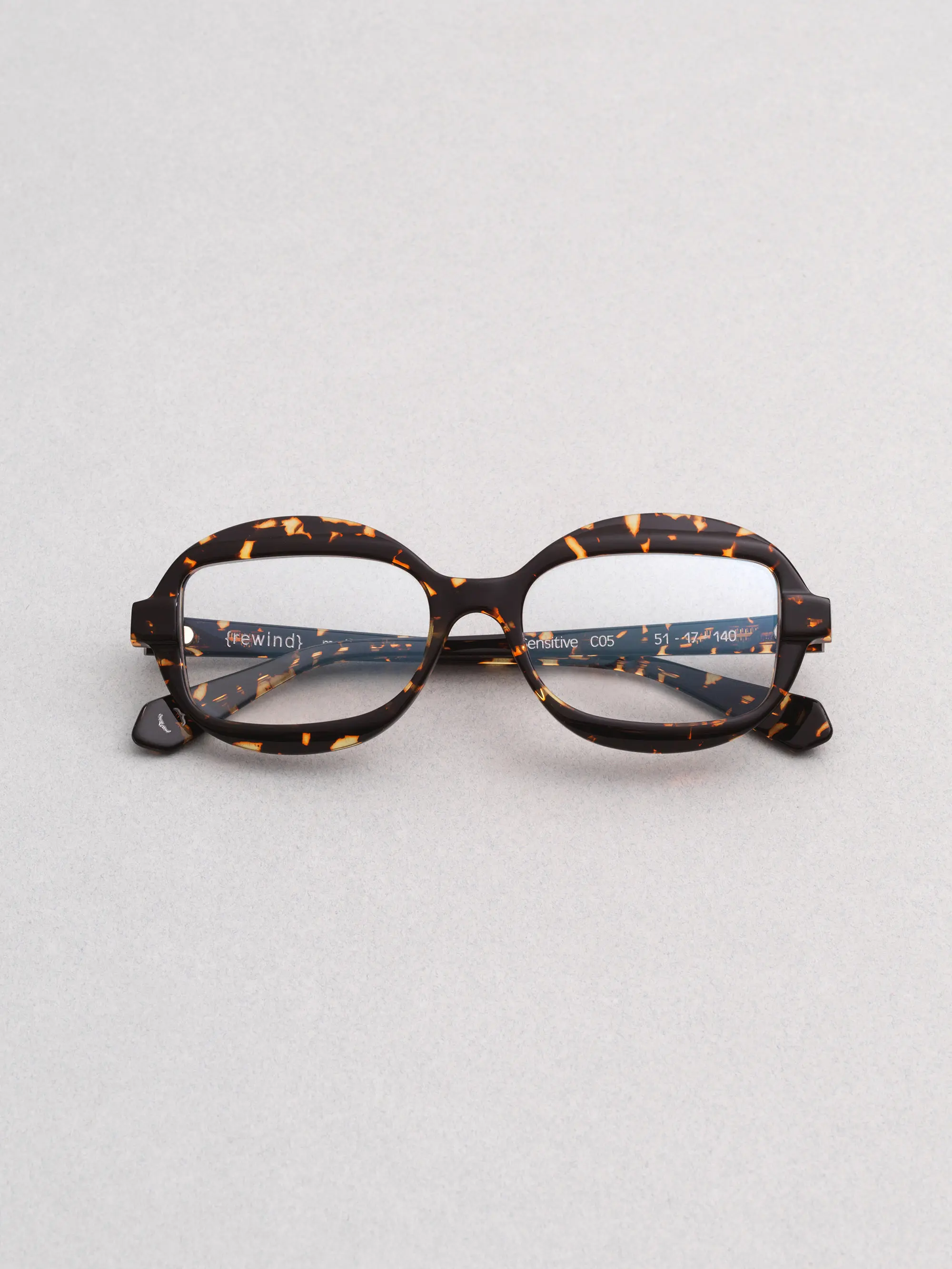 Rewind Eyewear – Sensitive model, elegant Italian frames with timeless 1990s inspiration