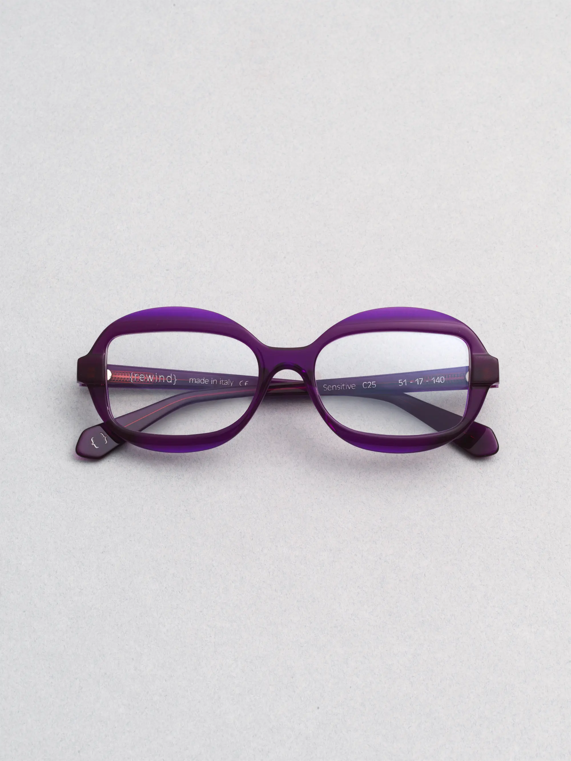 Rewind Eyewear – Sensitive model, elegant Italian frames with timeless 1990s inspiration