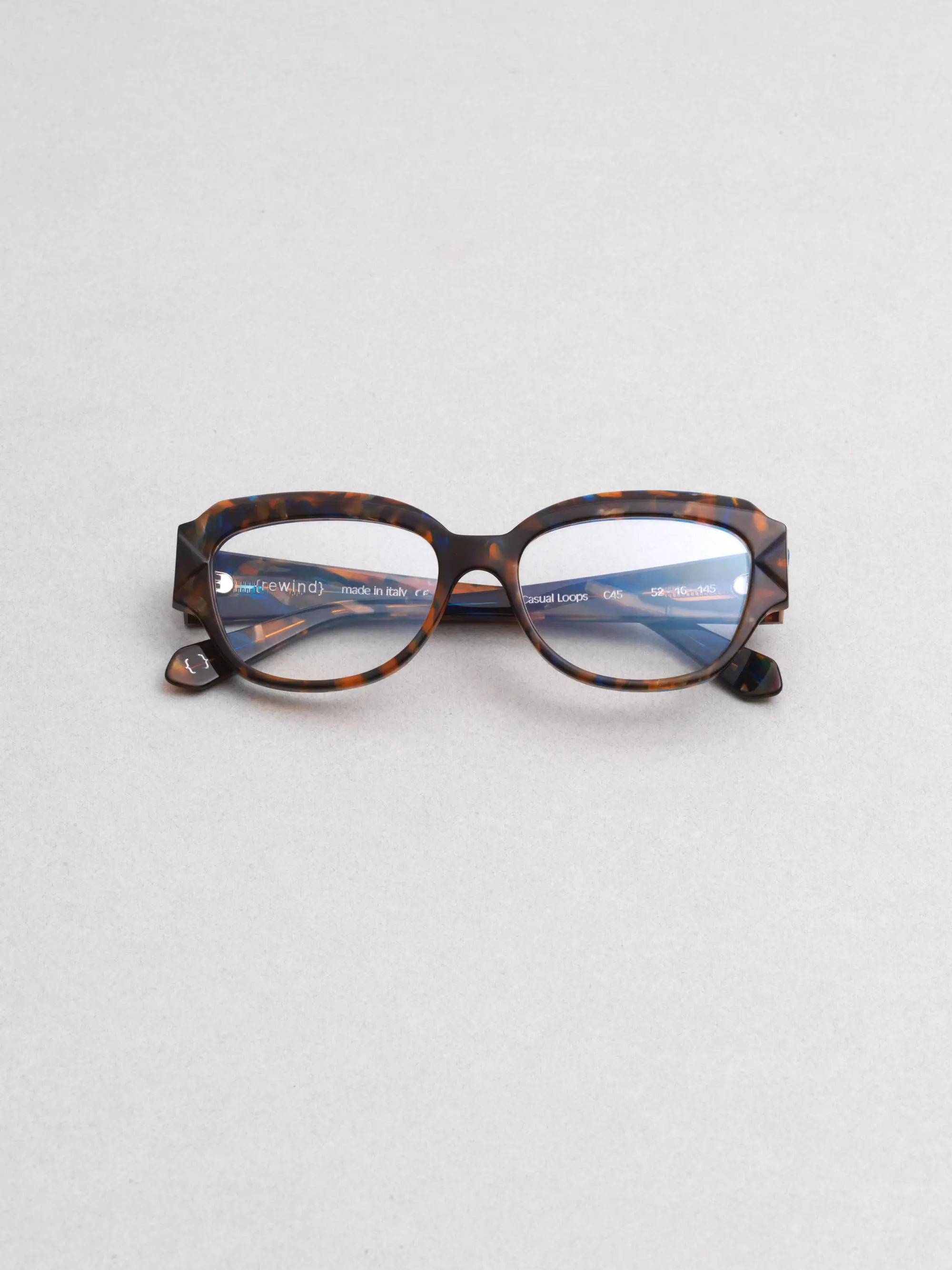 Rewind Eyewear – Casual Loops model, vintage-inspired Italian frames with a modern twist