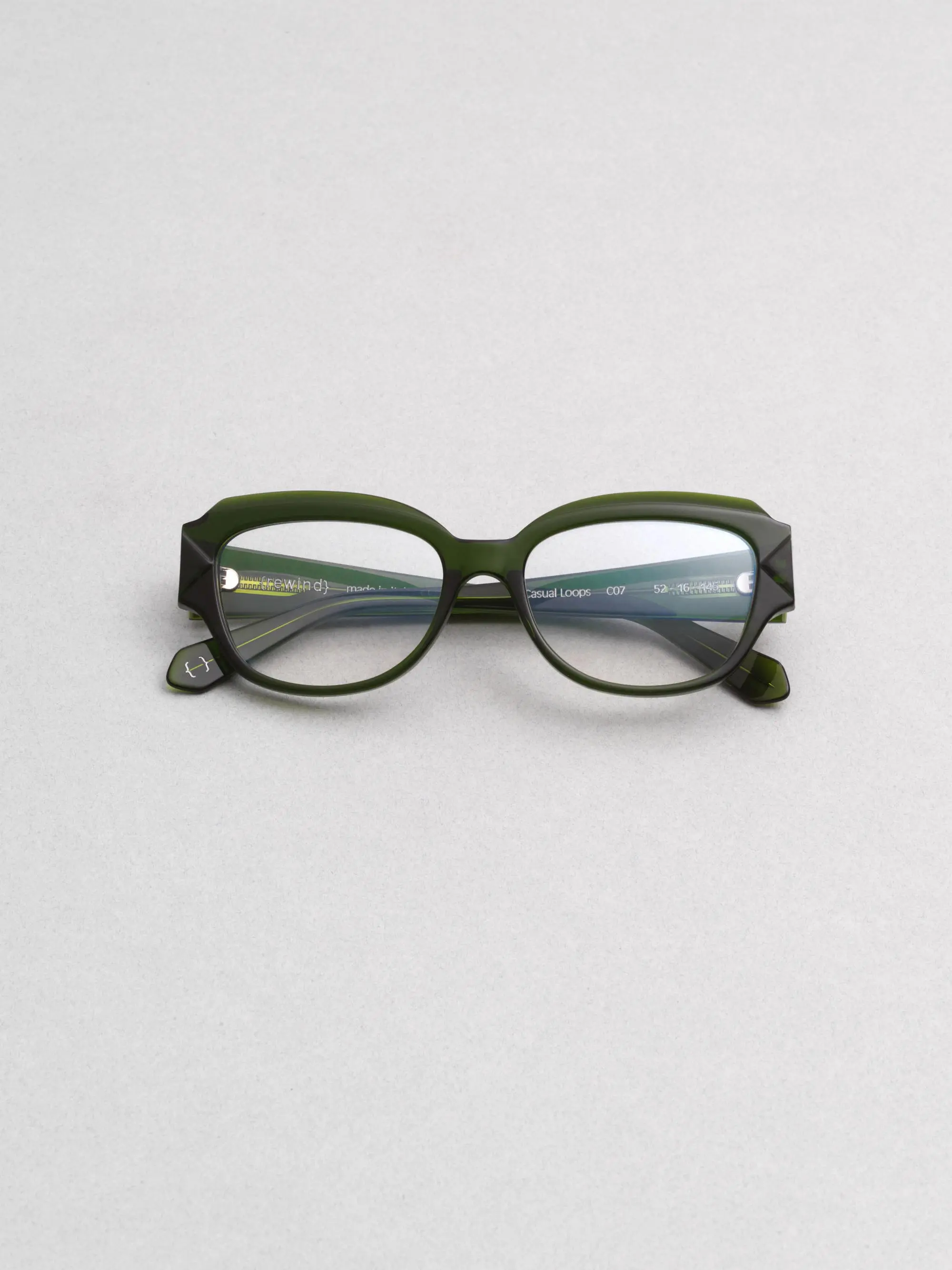 Rewind Eyewear – Casual Loops model, vintage-inspired Italian frames with a modern twist