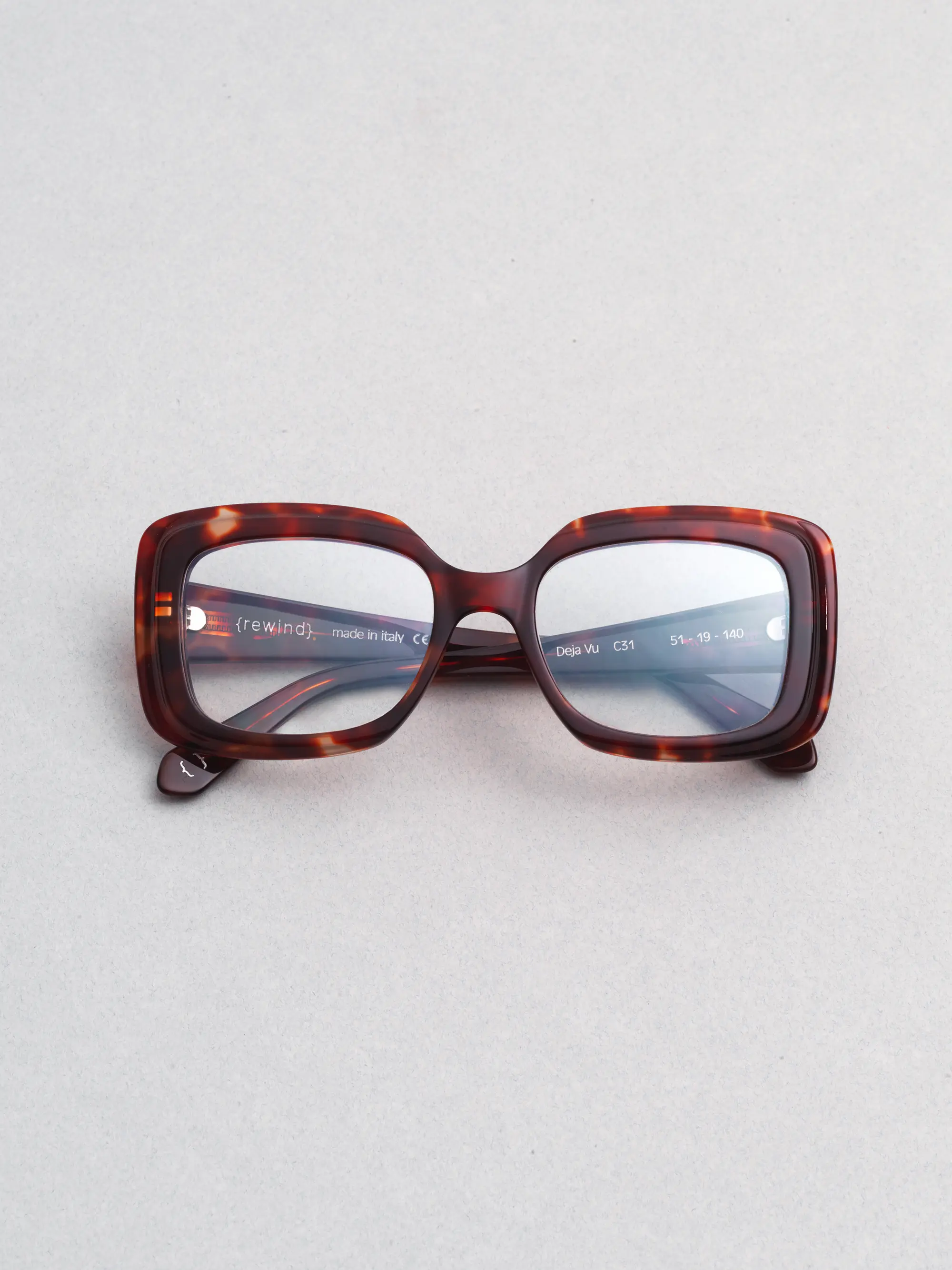 Rewind Eyewear – Deja Vu model, 1990s-inspired Italian design with a modern timeless style