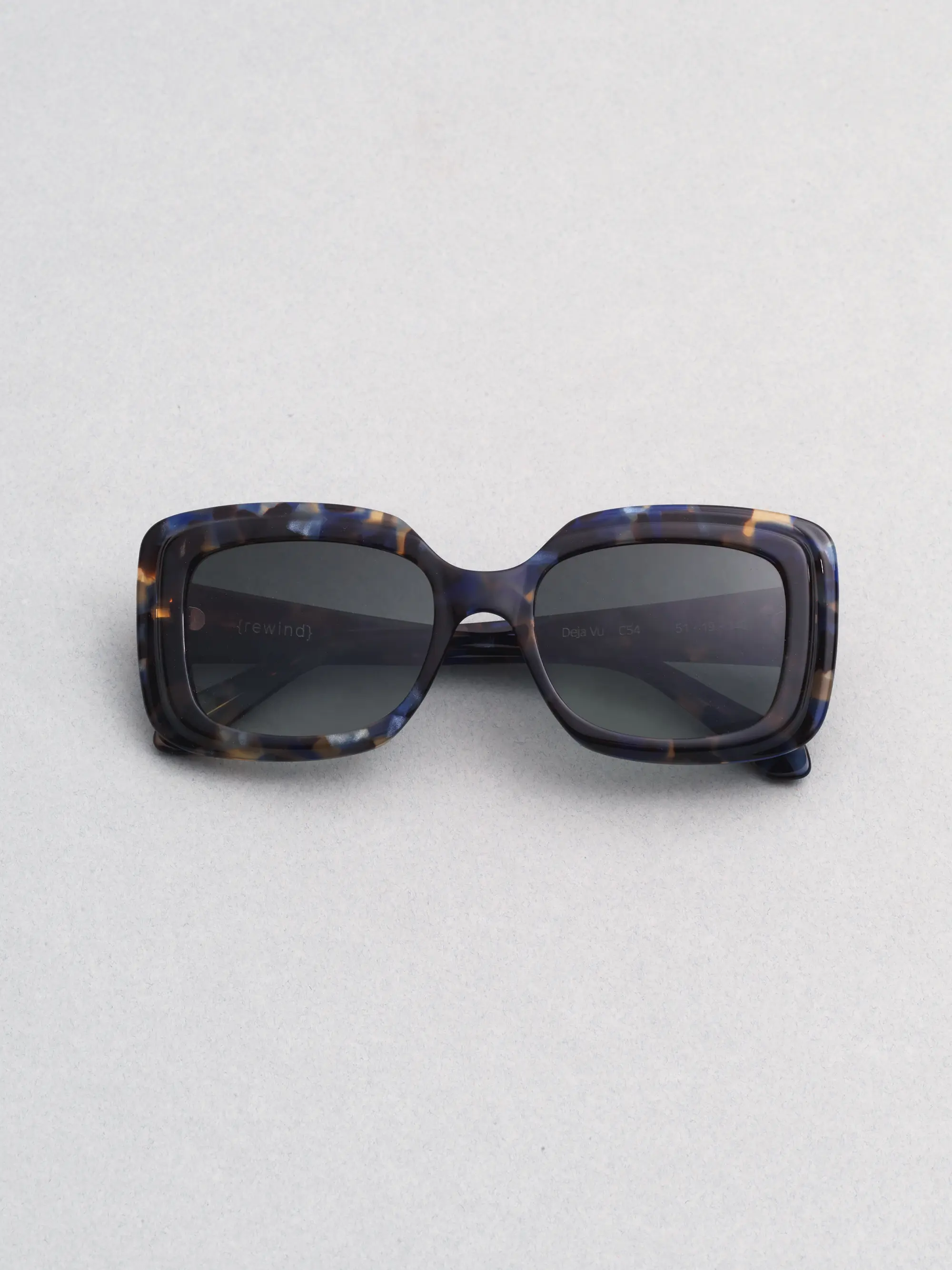 Rewind Eyewear – Deja Vu model, 1990s-inspired Italian design with a modern timeless style