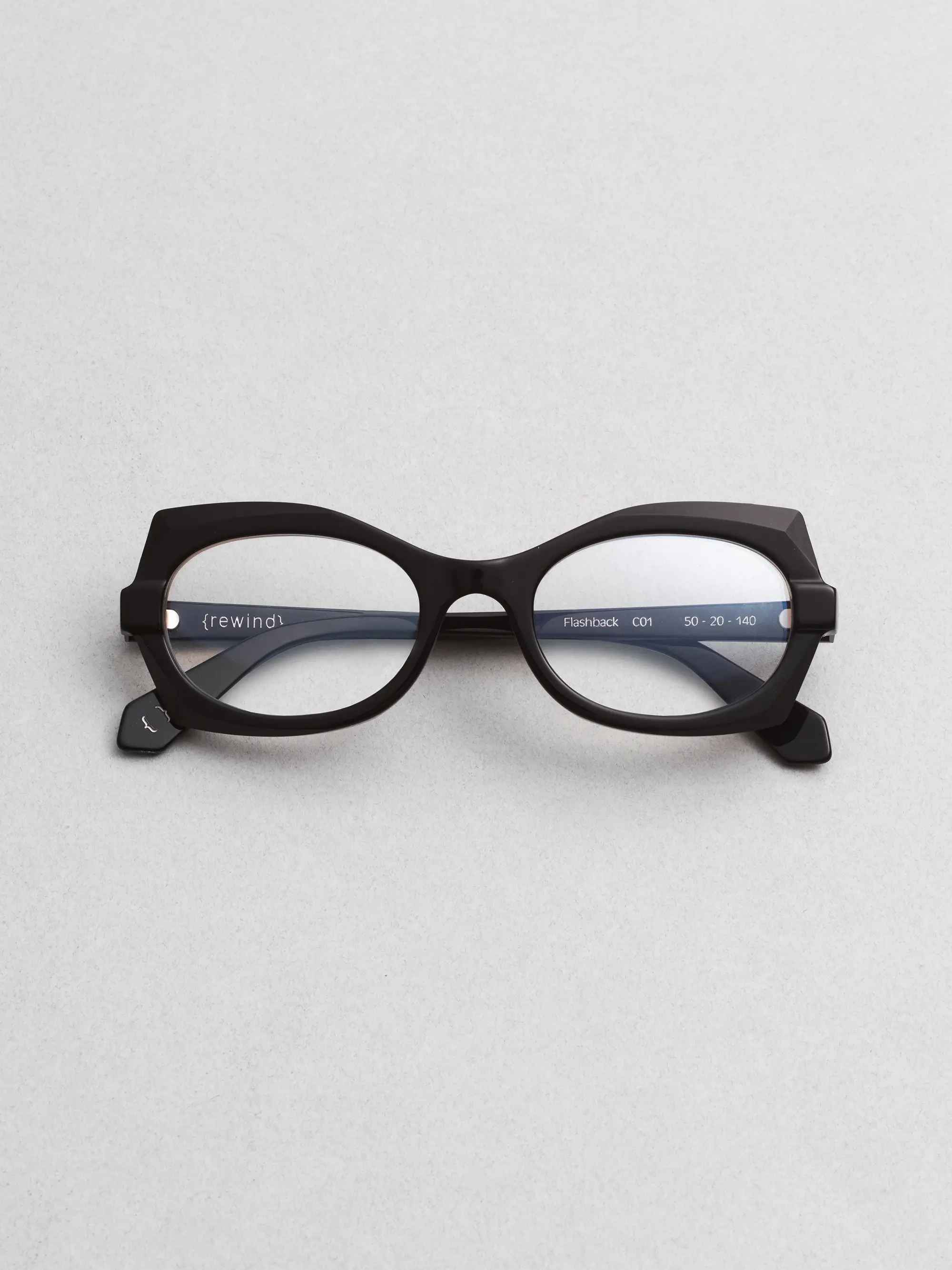 Rewind Eyewear – Flashback model, timeless eyewear inspired by 1990s Italian design