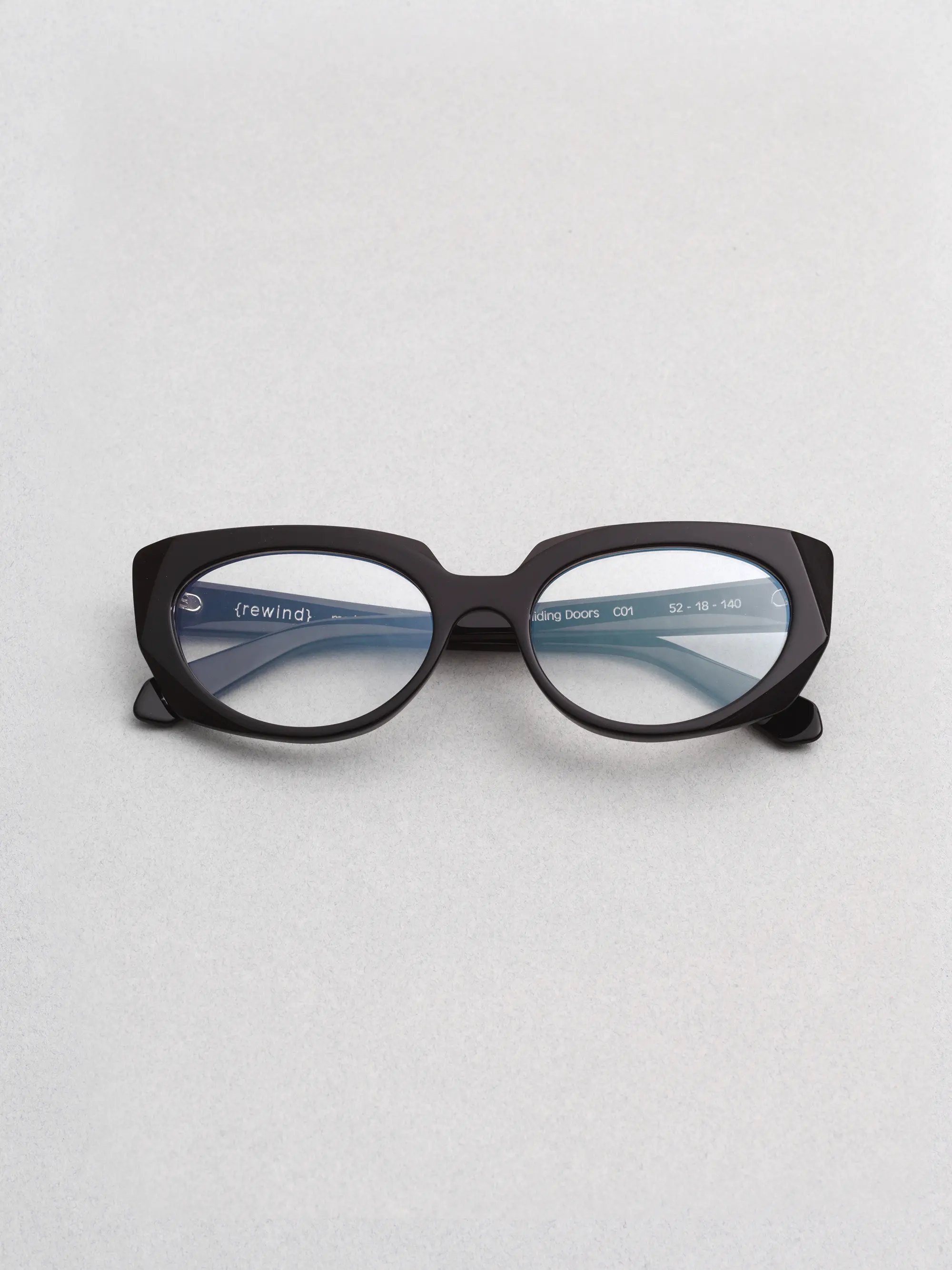 Rewind Eyewear – Sliding Doors model, contemporary Italian design with a retro touch