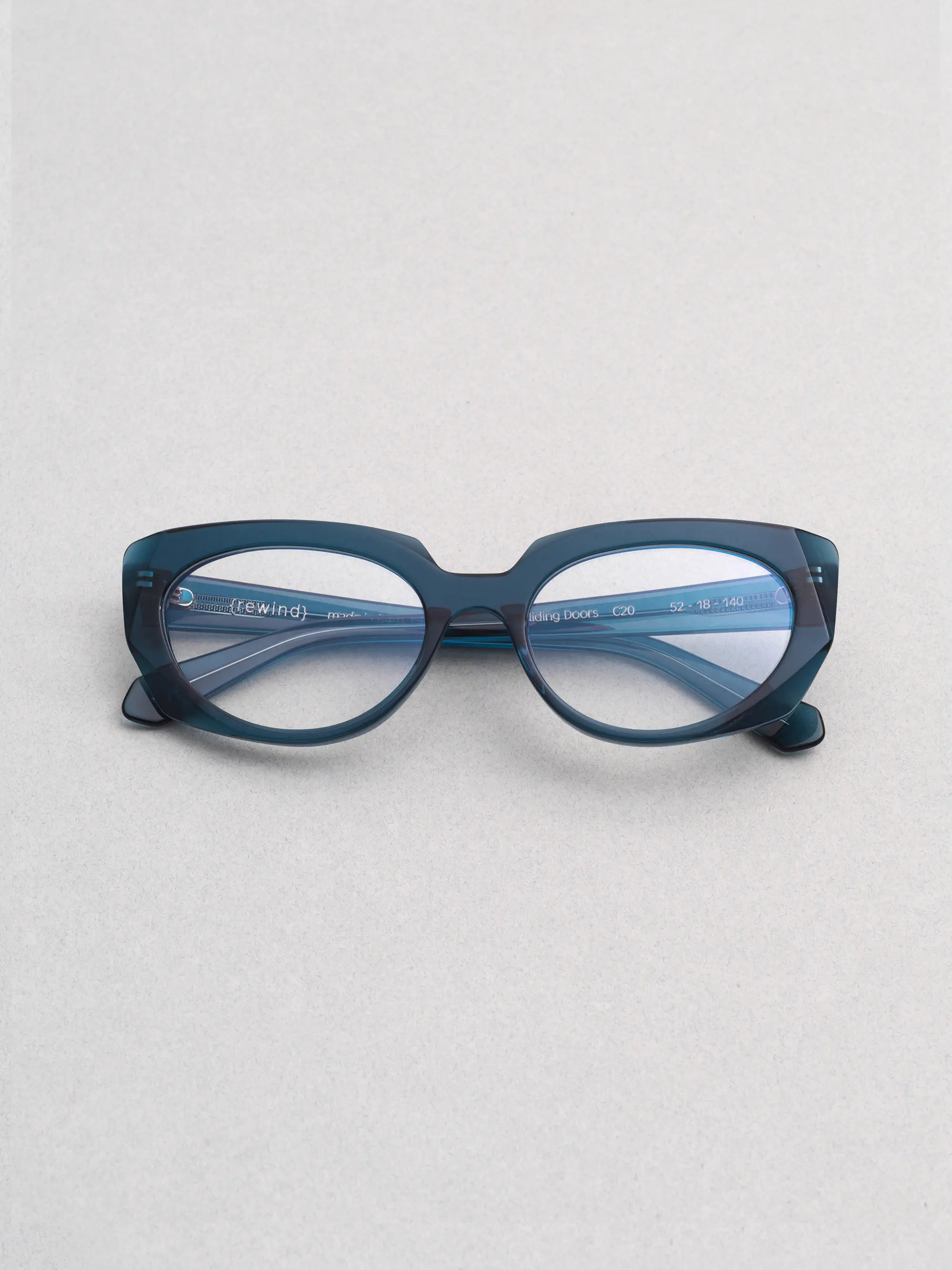 Rewind Eyewear – Sliding Doors model, contemporary Italian design with a retro touch