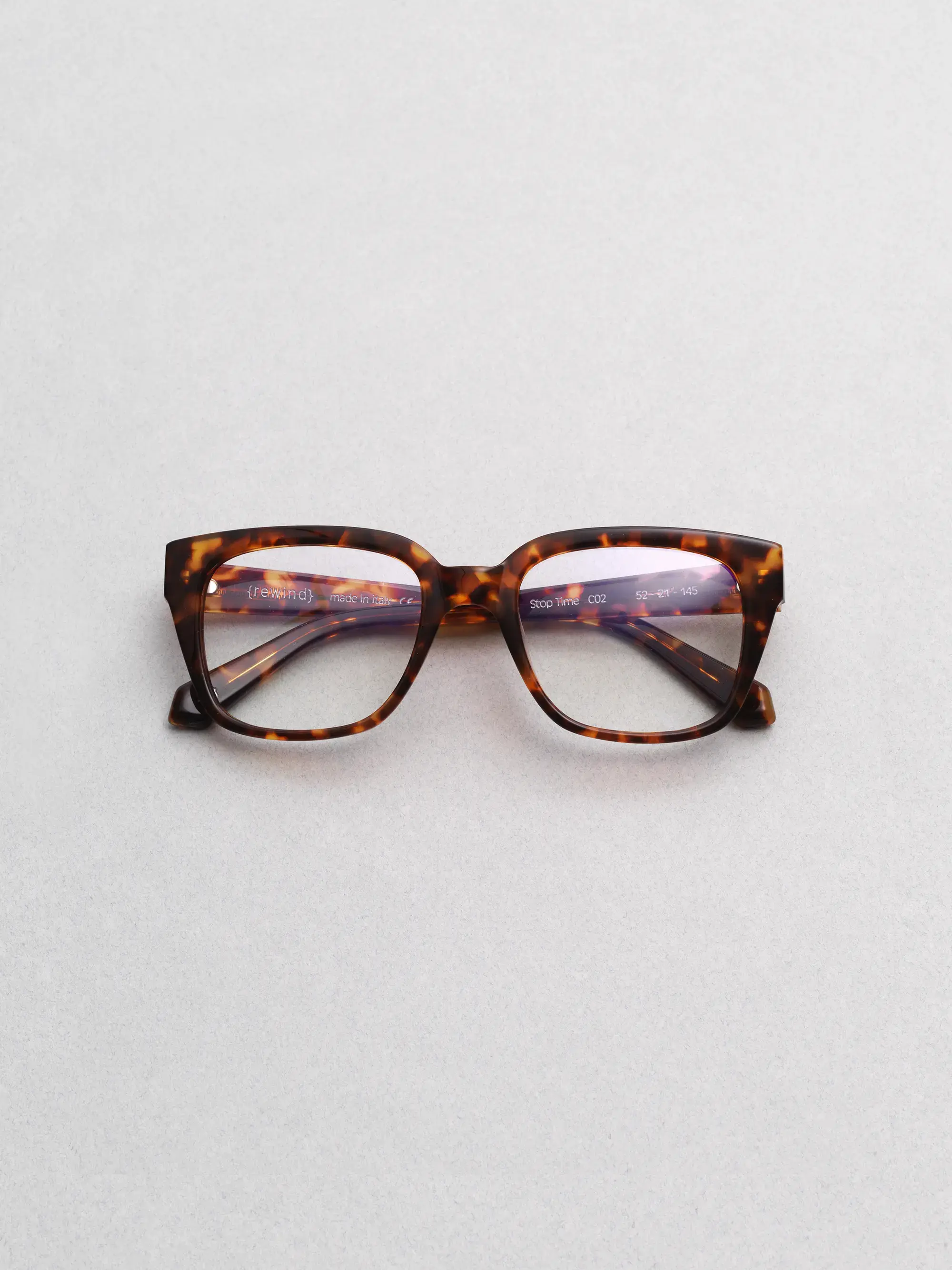 Rewind Eyewear – Stop Time model, bold Italian frames blending 1990s retro and timeless style