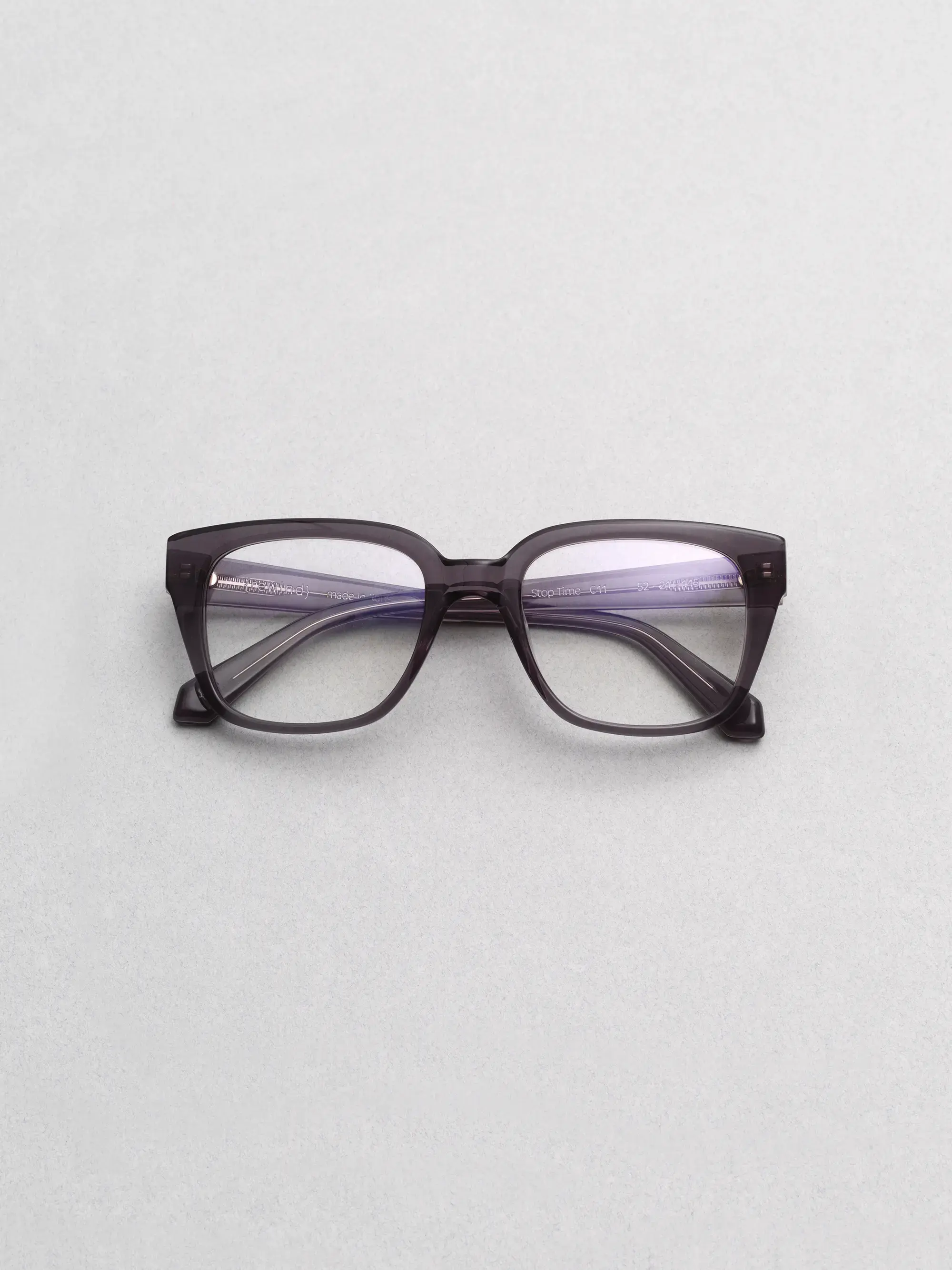Rewind Eyewear – Stop Time model, bold Italian frames blending 1990s retro and timeless style