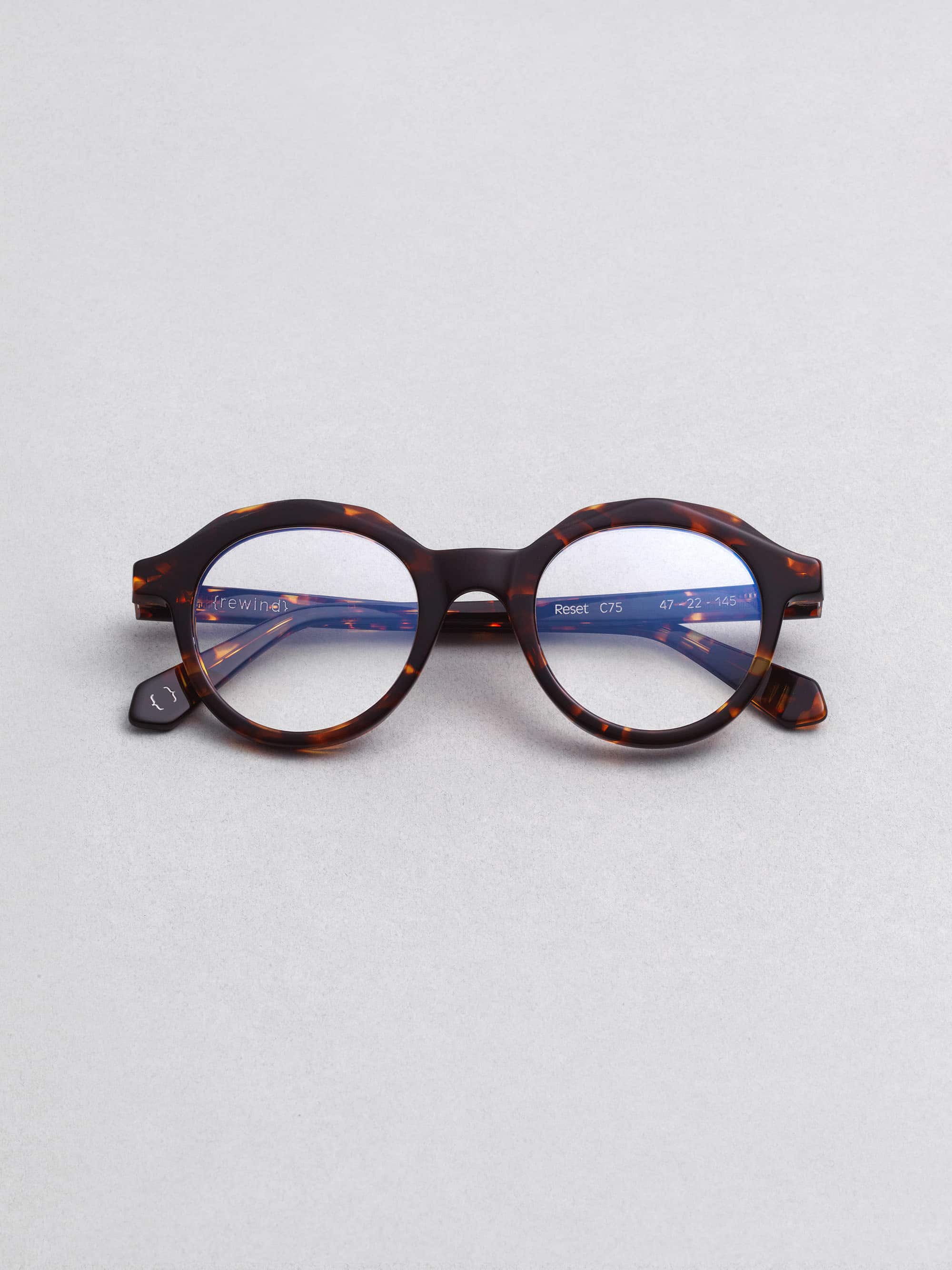 Rewind Eyewear – Memento model, refined Italian eyewear inspired by 1990s vintage style