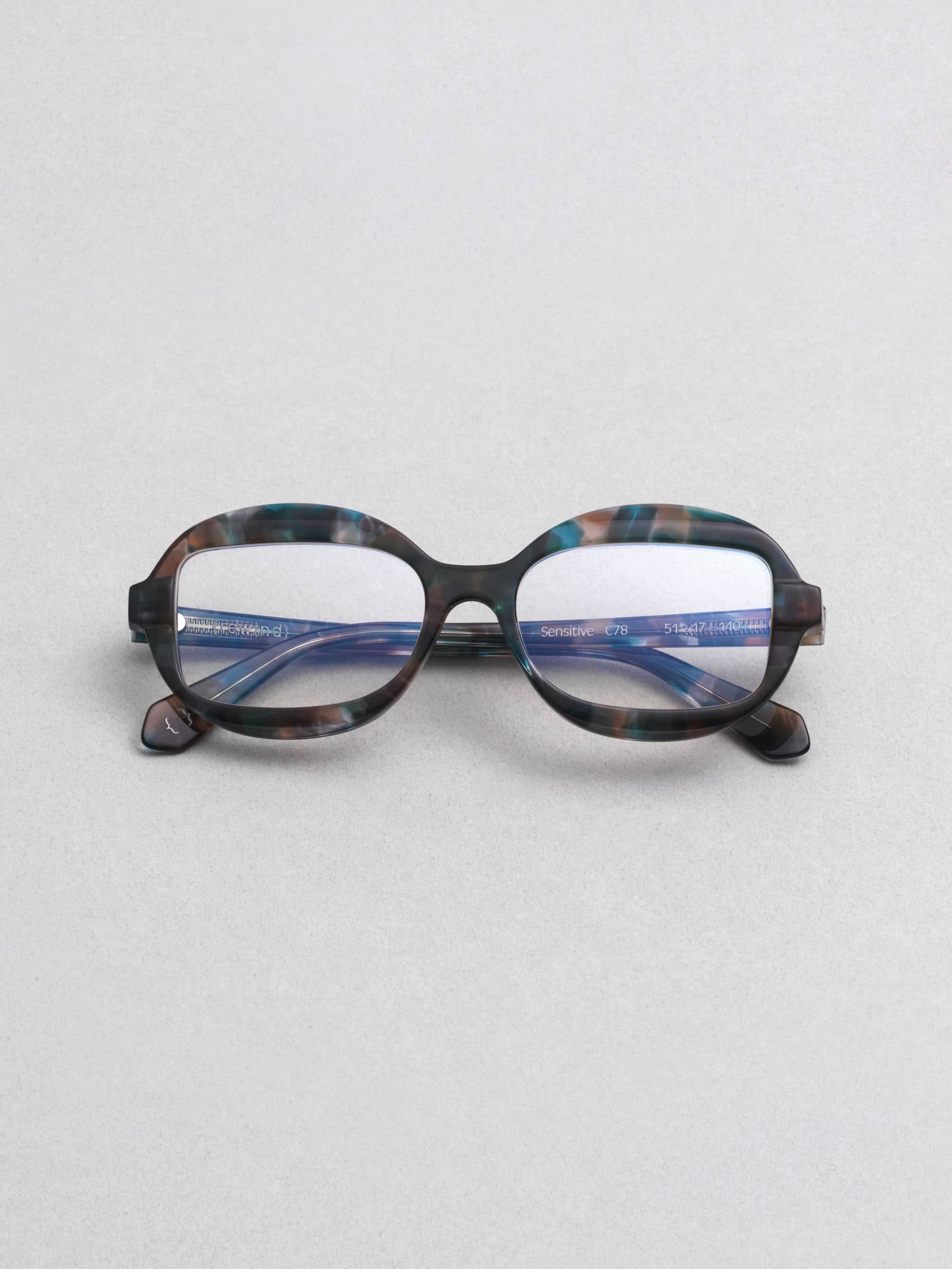 Rewind Eyewear – Sensitive model, elegant Italian frames with timeless 1990s inspiration