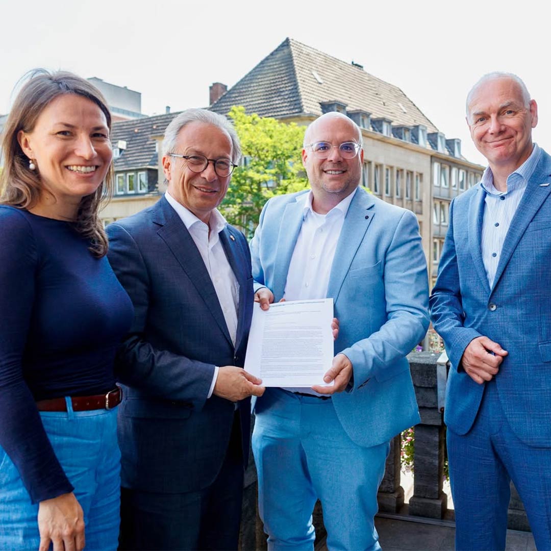 Reiner Breuer und Christian Horn-Heinemann in der Mitte von links