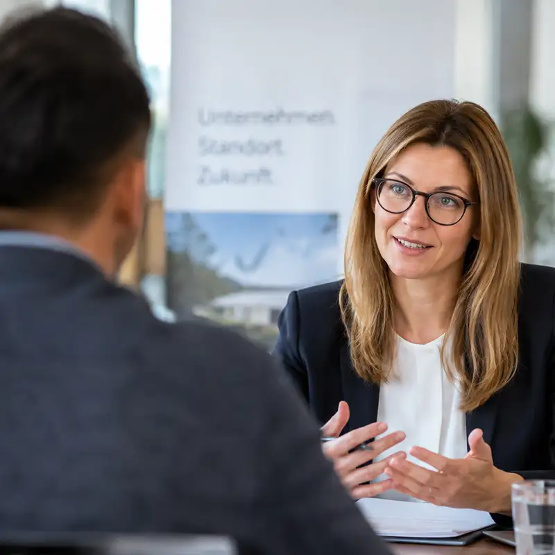 Beratungssituation mit einer Frau und einem Mann