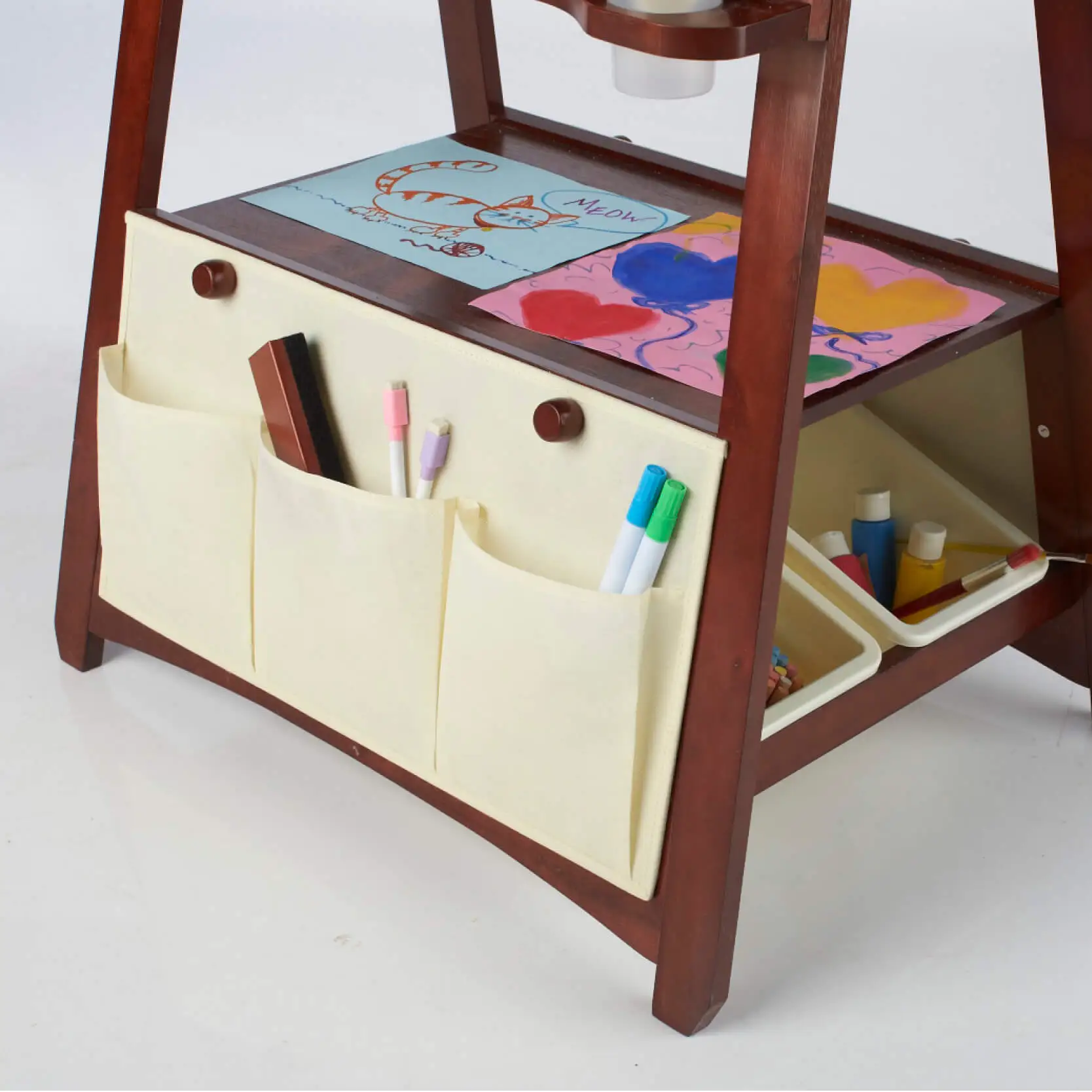 Easel photo with organization 