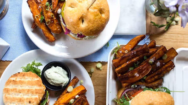 Best Brunch in Camden London: Top Spots for a Delicious Weekend Meal