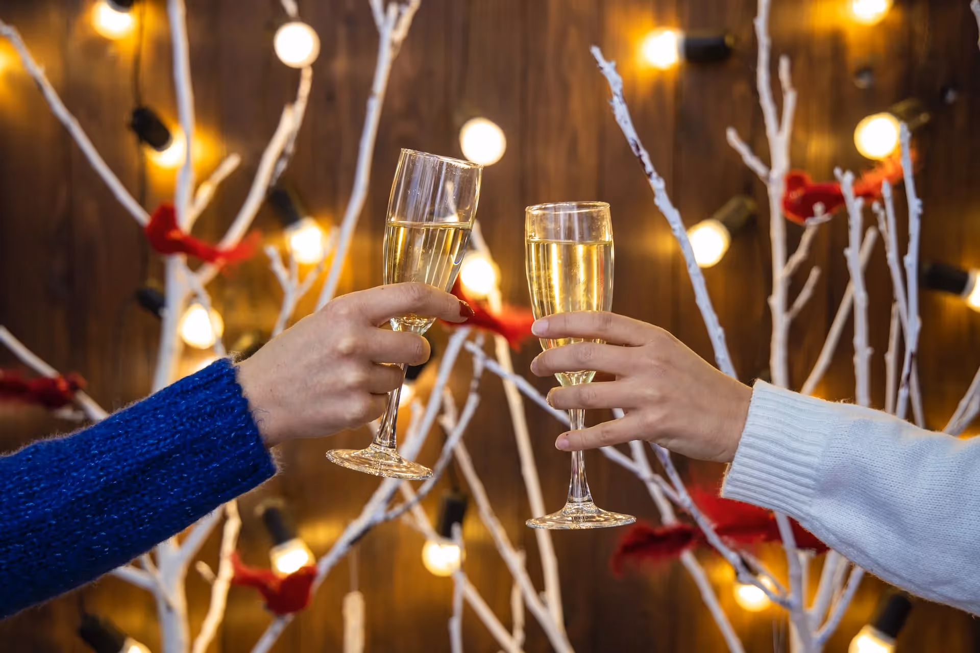 Hosting the Perfect Christmas Eve Party with Hometainment