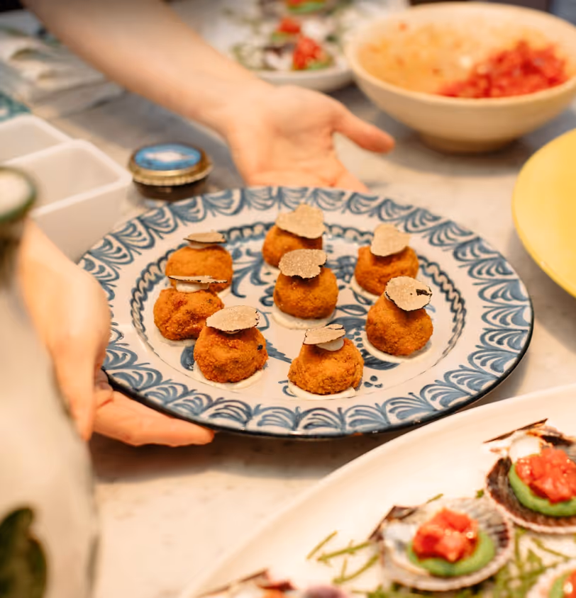 Why Hiring a Private Chef for Your Next Dinner Party is the Ultimate Flex