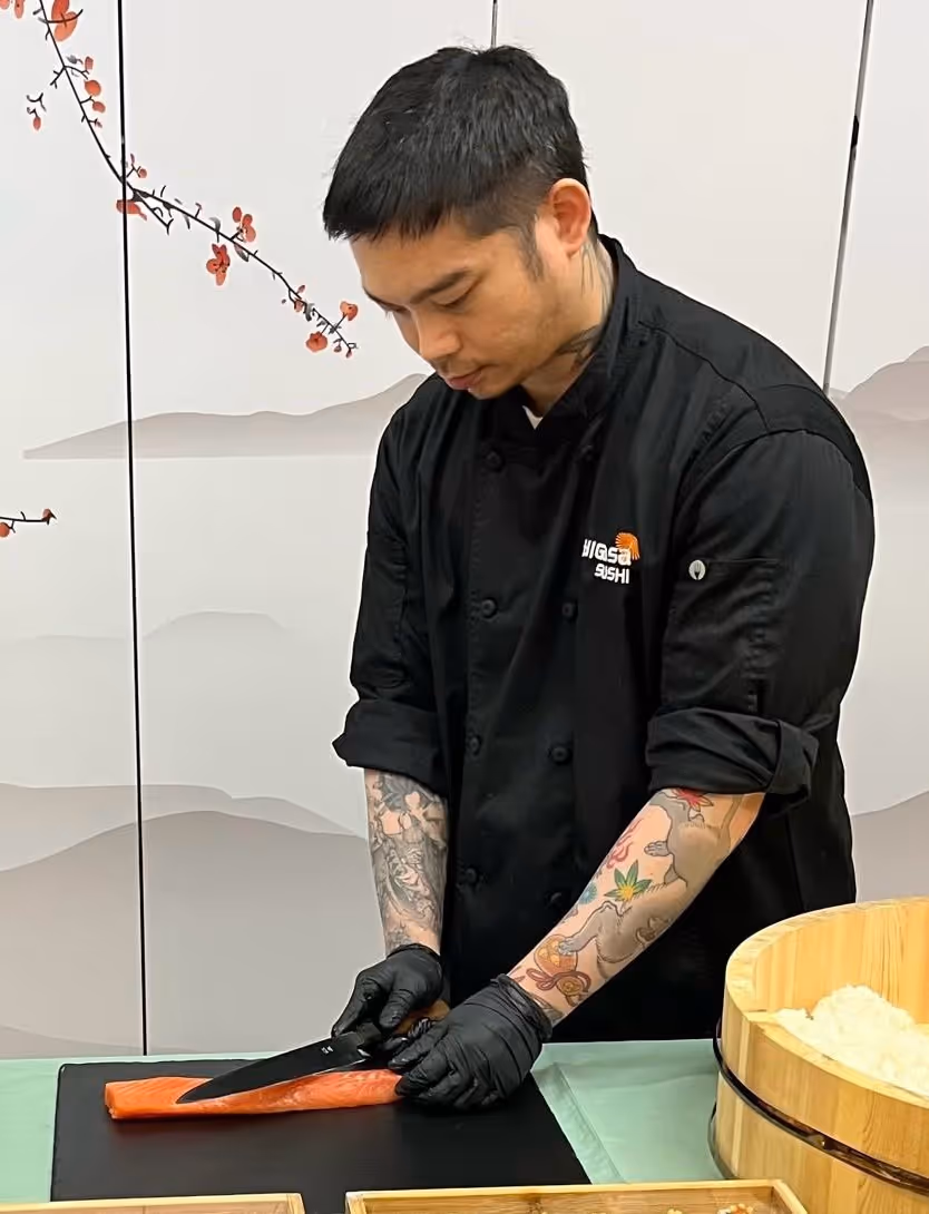 Customized sushi: name, age, company logo, animal, heart...