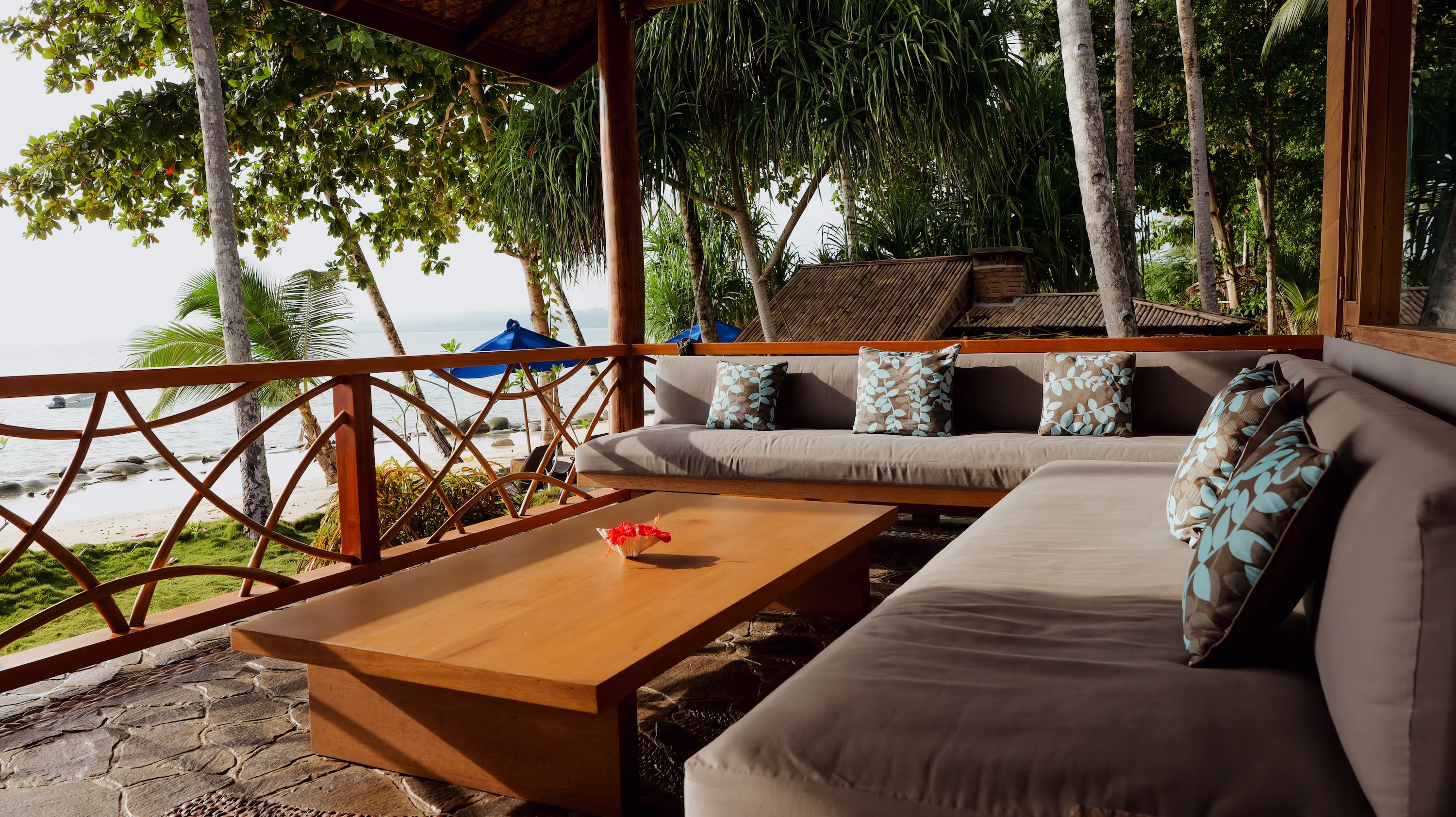 Deck lounge