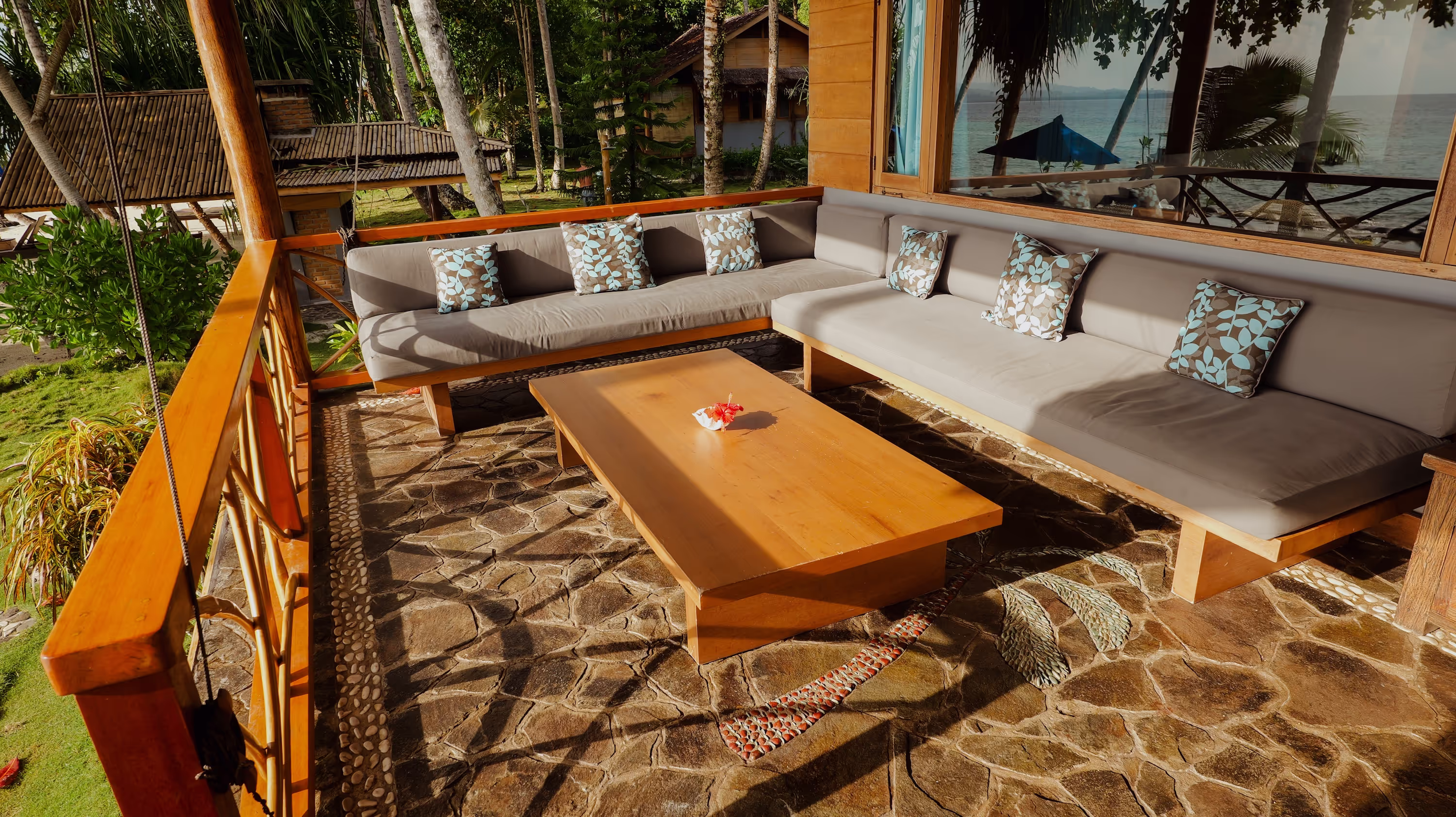 lounge on deck villa mentawai
