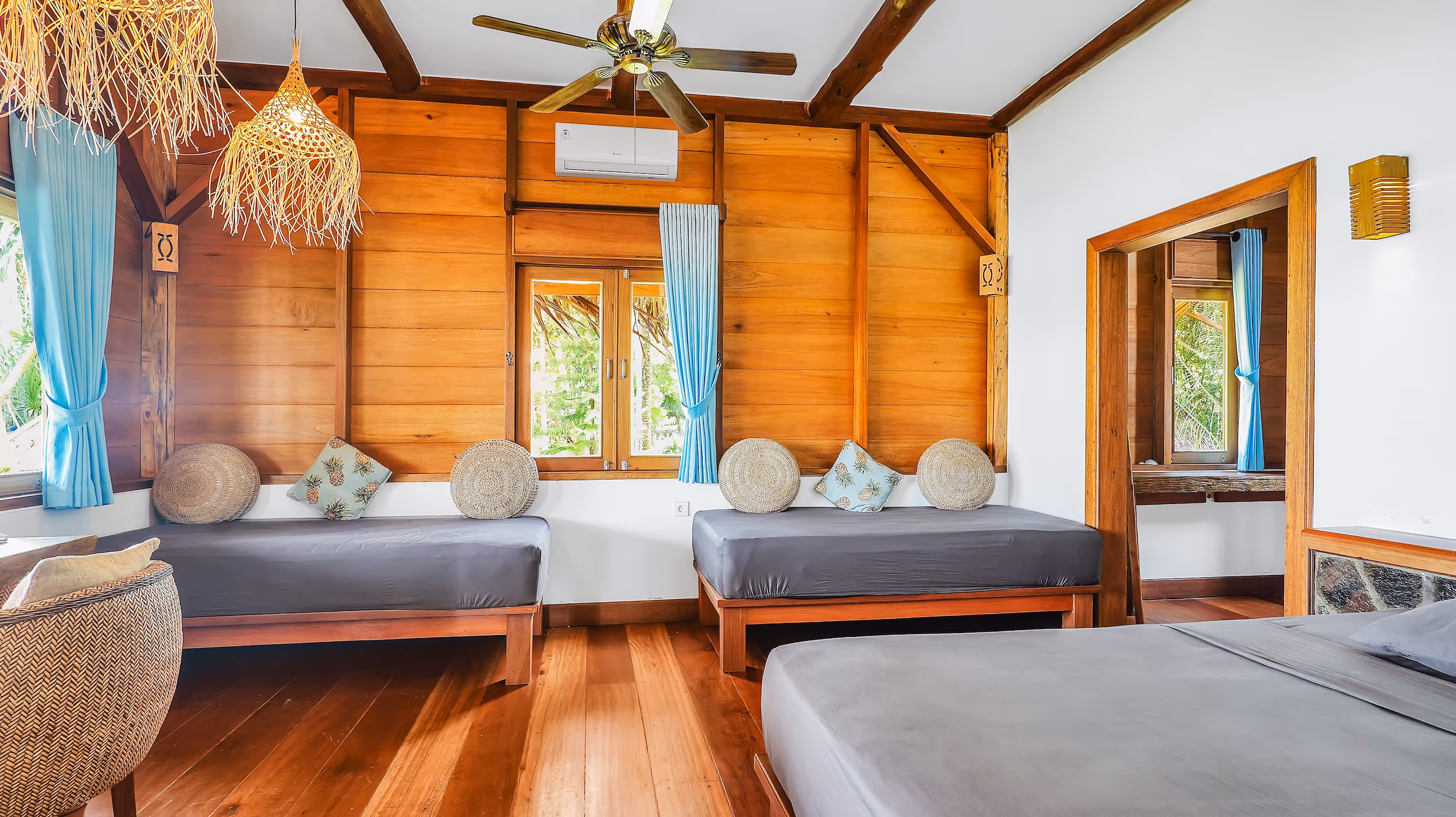 villa mentawai family room