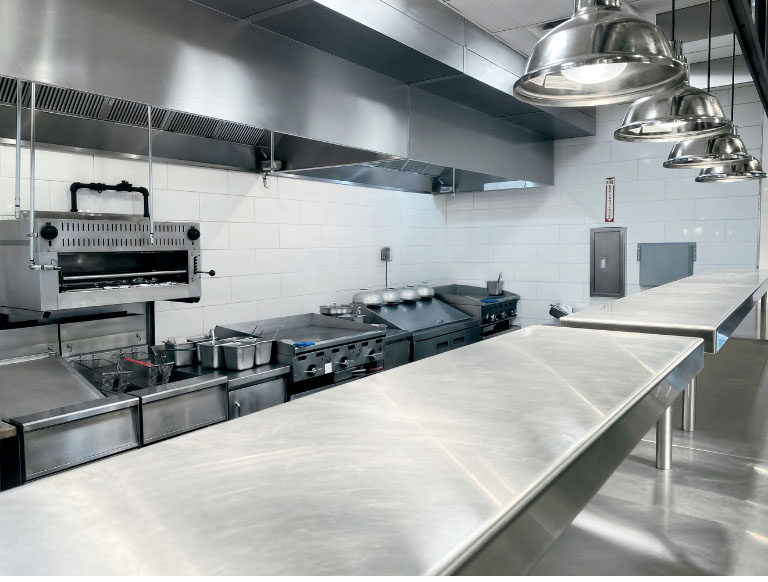 Kitchen with extract system