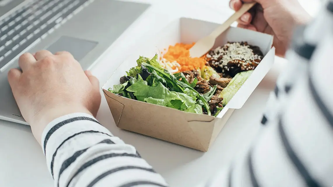 DoorDash for business 定位于企业市场，主要为办公室和远程员工提供餐饮补贴、团体点餐等福利。