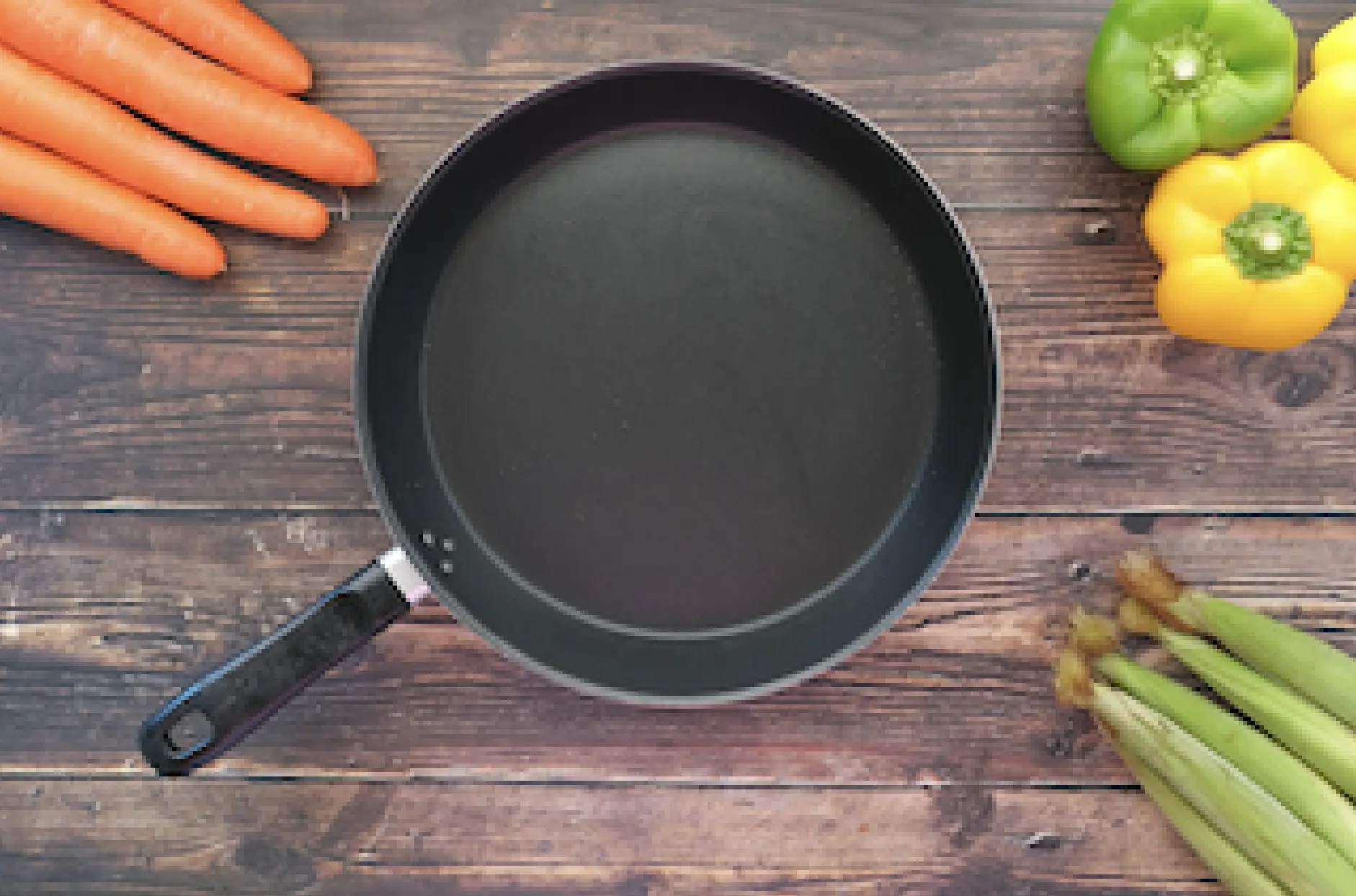 市面上现在常见的改良不粘锅，已经不带PFAS化学物，是可以替代的方法