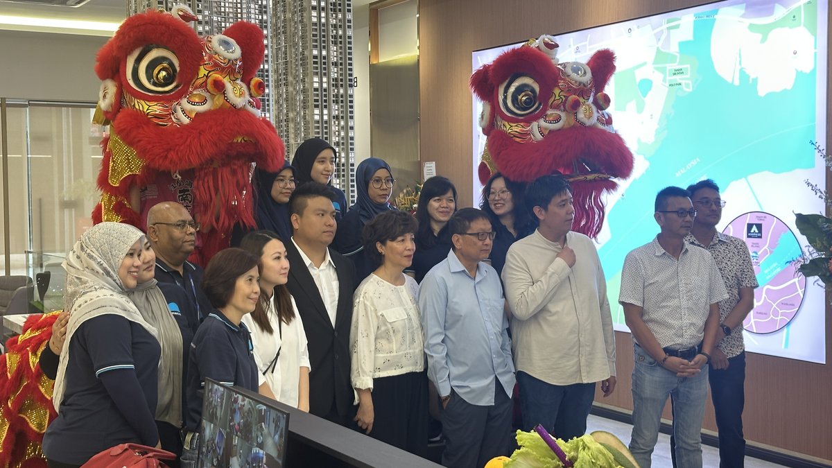 Guests and lion dance at The Address Johor Bahru launch