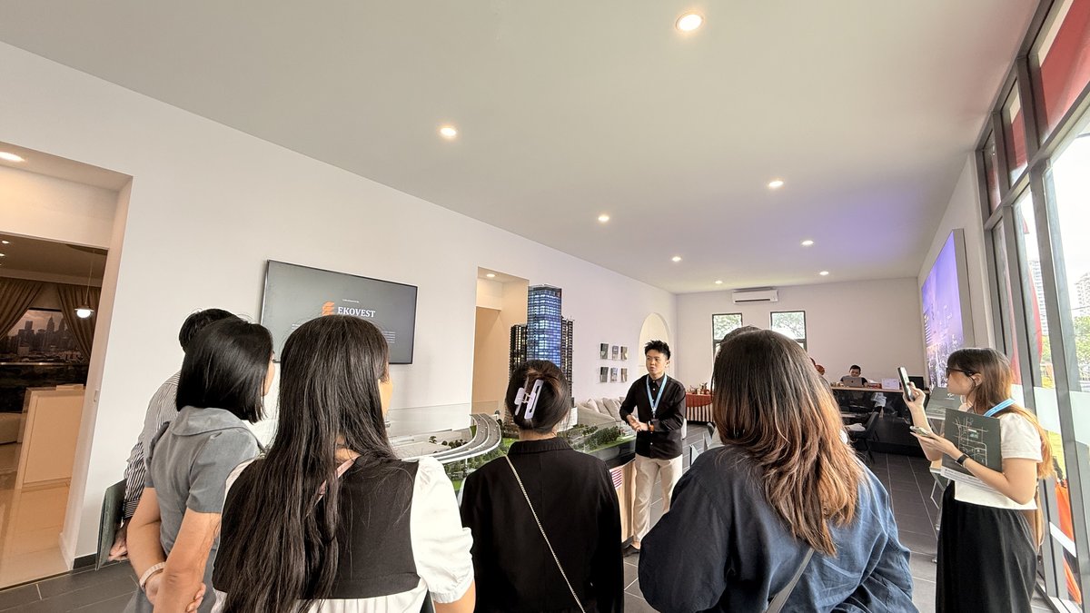 Apricity team touring the Eko Titiwangsa sales gallery