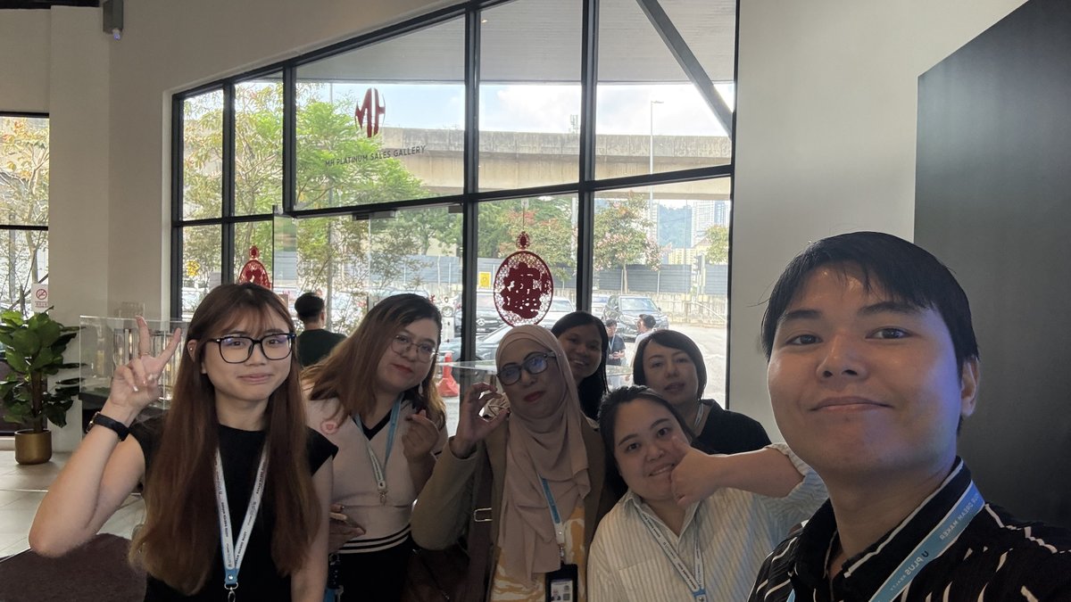 Apricity team selfie at the Platinum Melati briefing