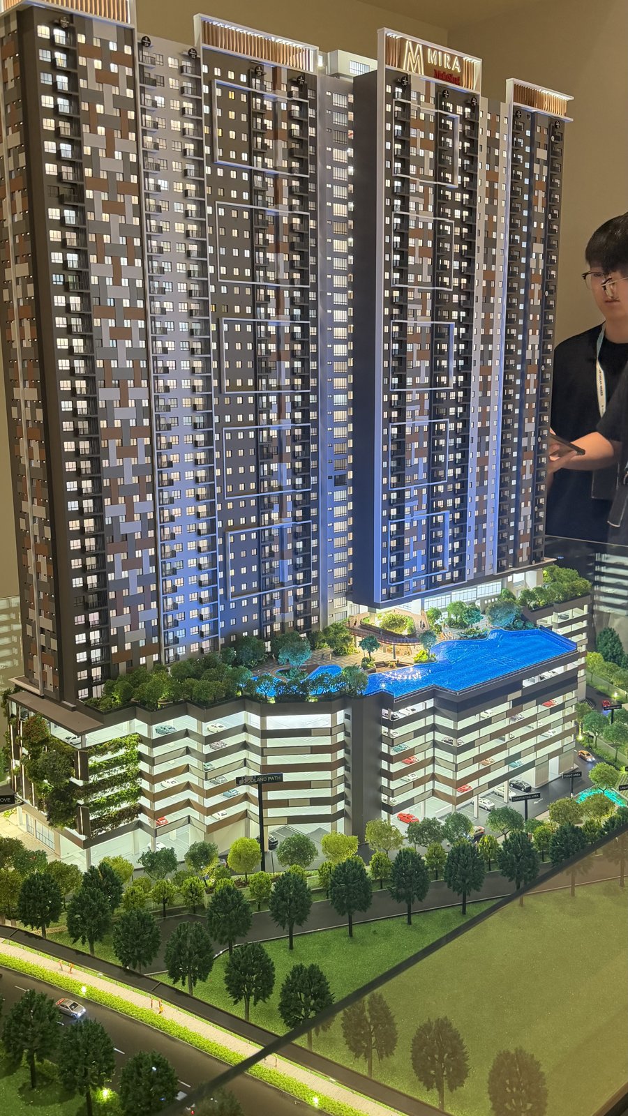 M Mira scale model