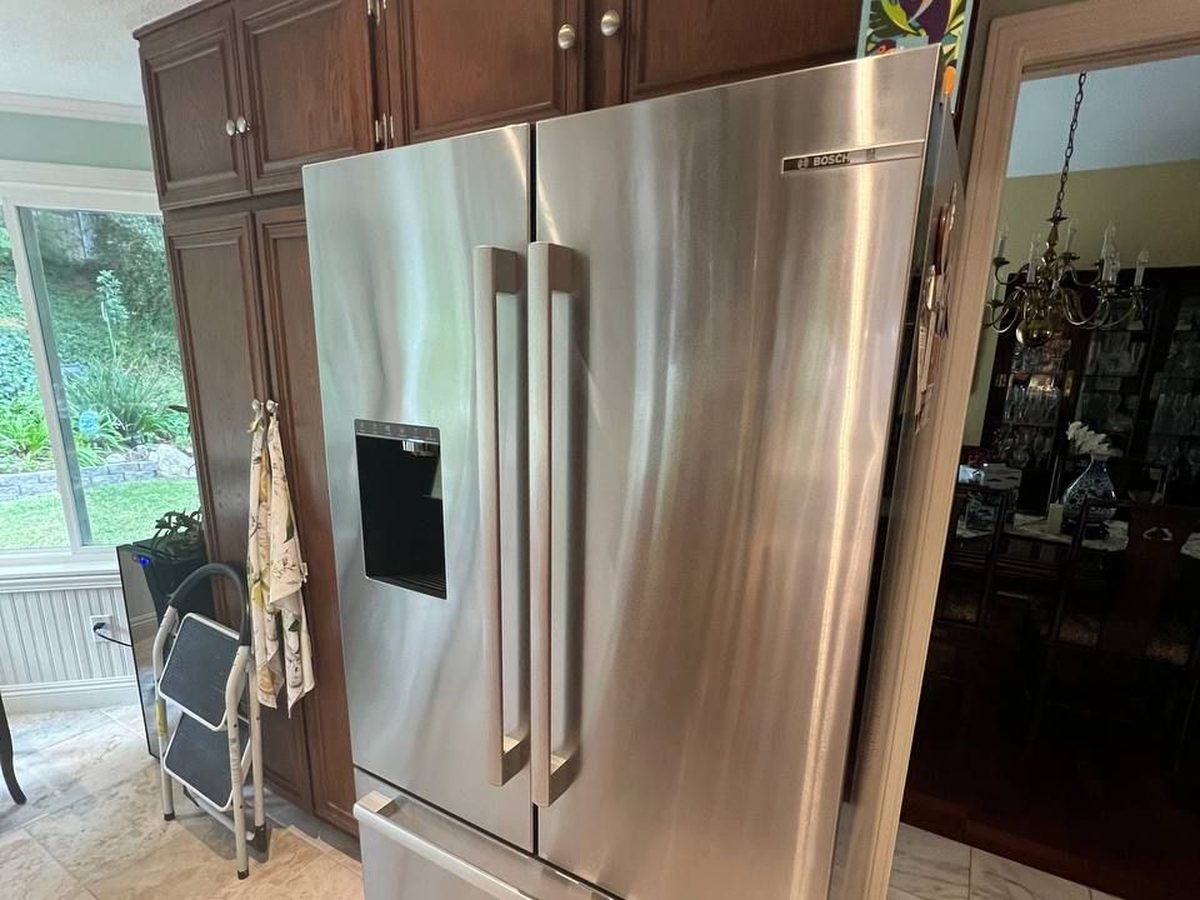Bosch B36 French door refrigerator in a kitchen