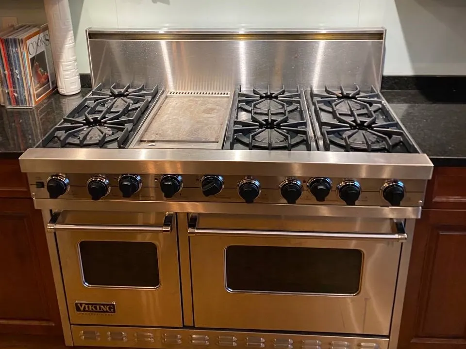 Viking 48-inch range top with griddle and six open burners