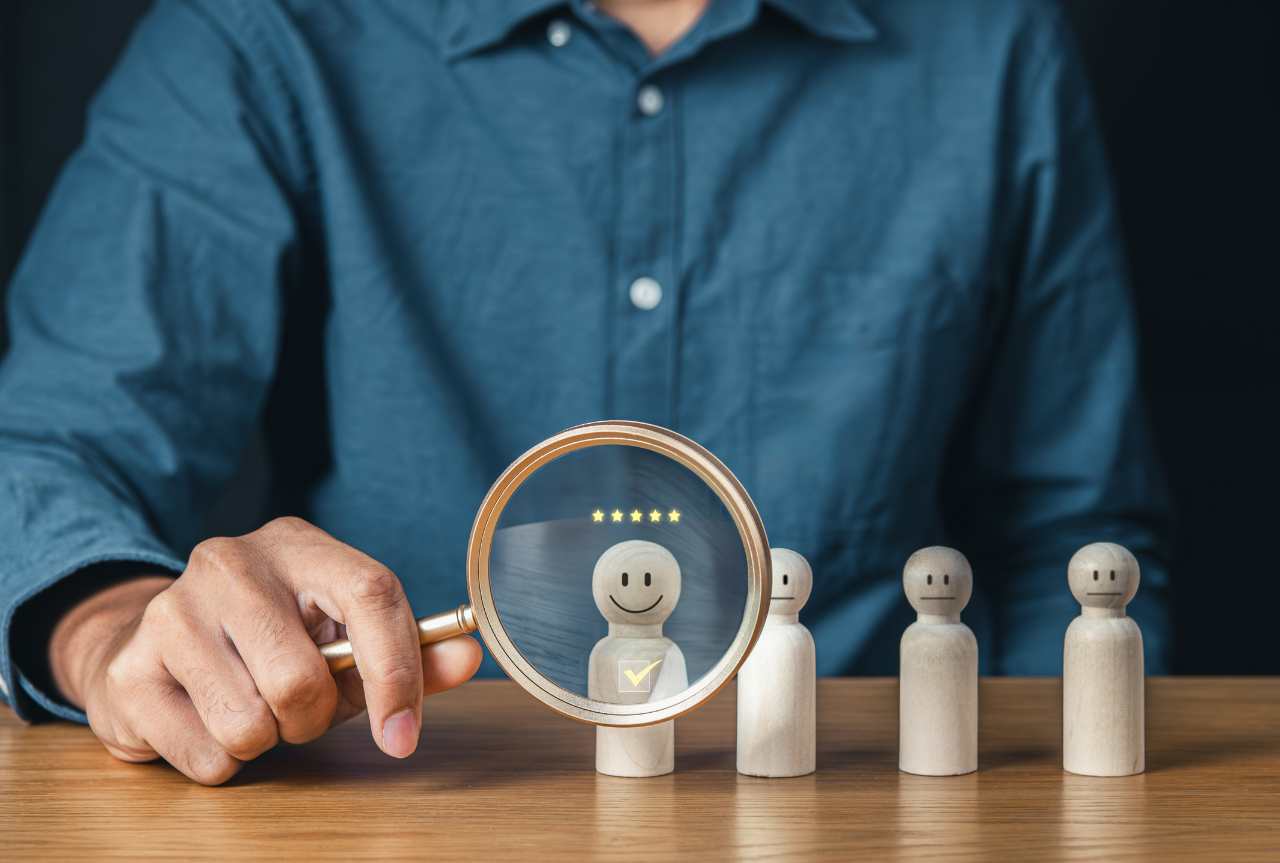 Scopri cos’è il social recruiting, come funziona nei processi HR e quali strategie possono aiutarti a renderlo uno strumento efficace di attrazione e selezione 