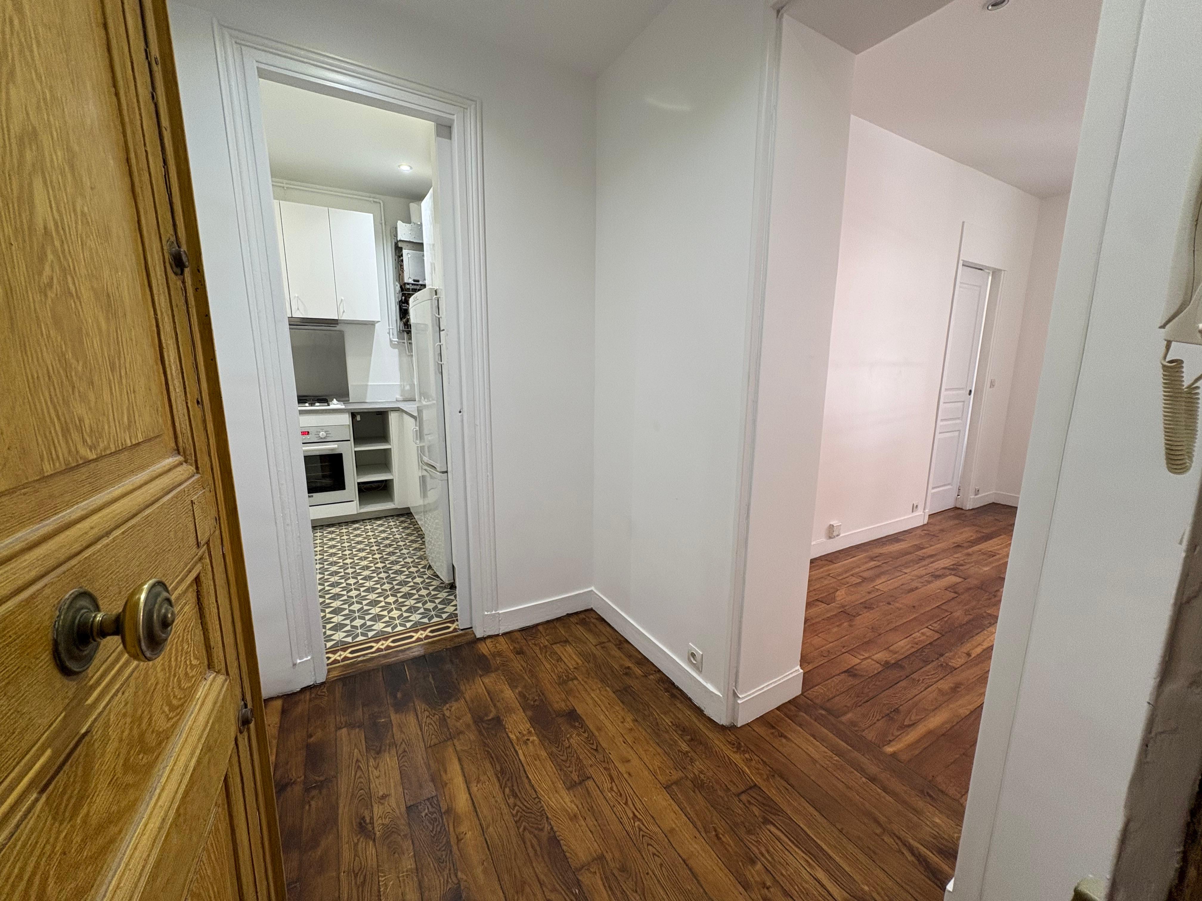 Rénovation et isolation thermique complète d'un 2 pièces parisien