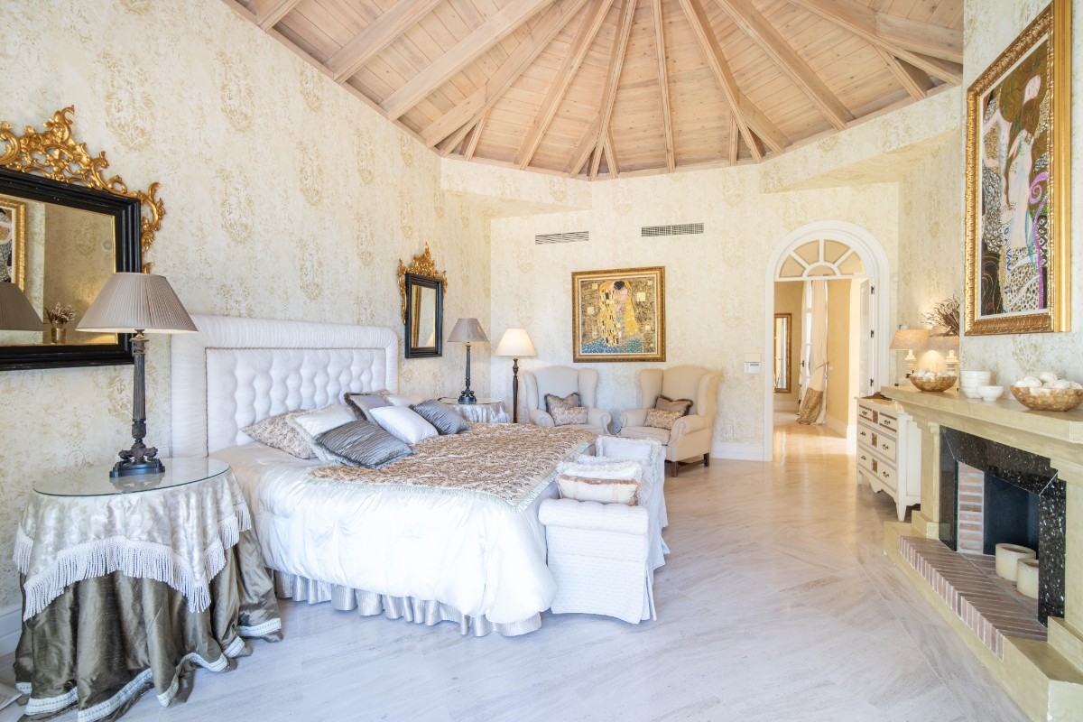 Villa de los Sueños in Marbella Golden Mile SV2047