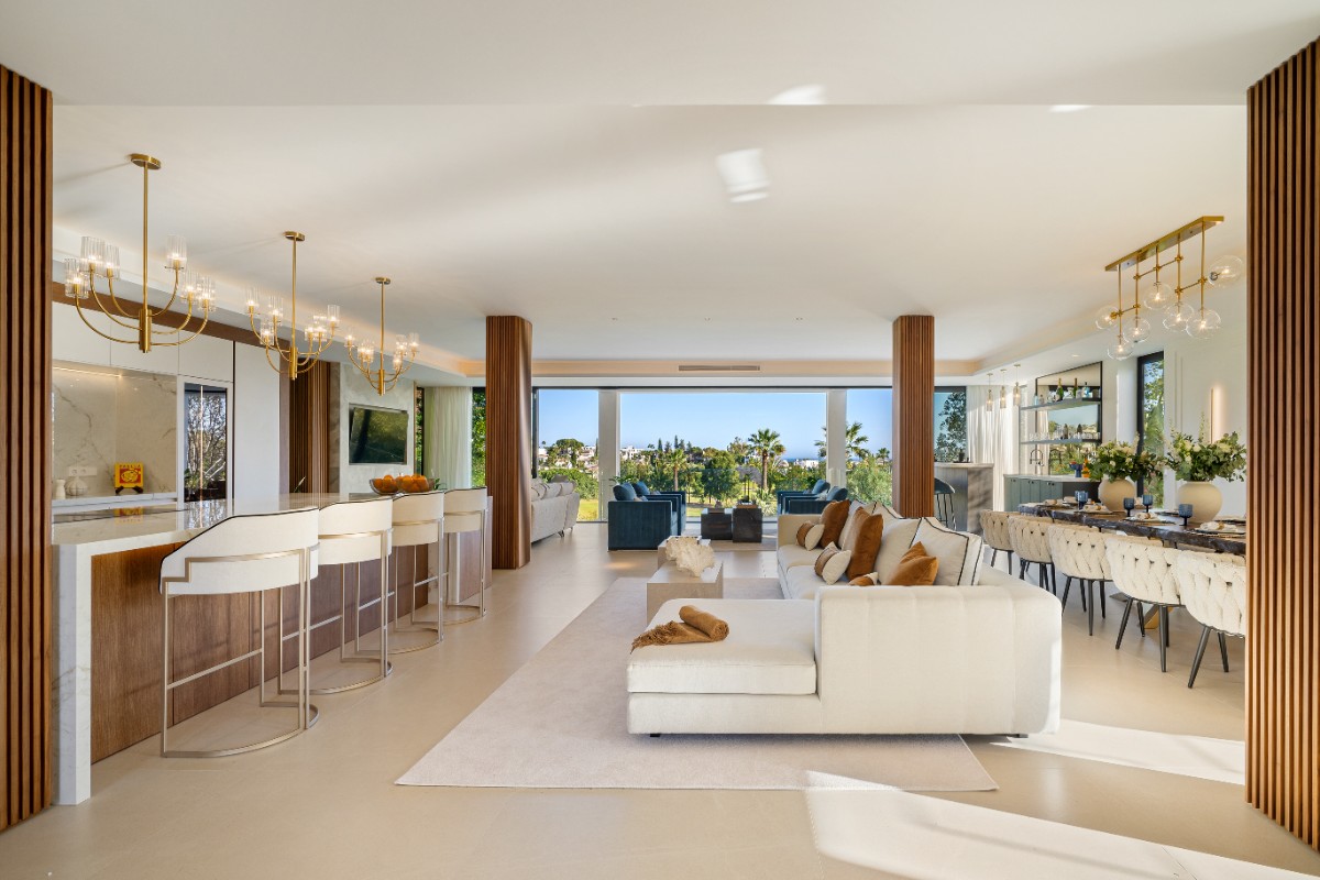 Villa 2000 in Nueva Andalucia SV1300