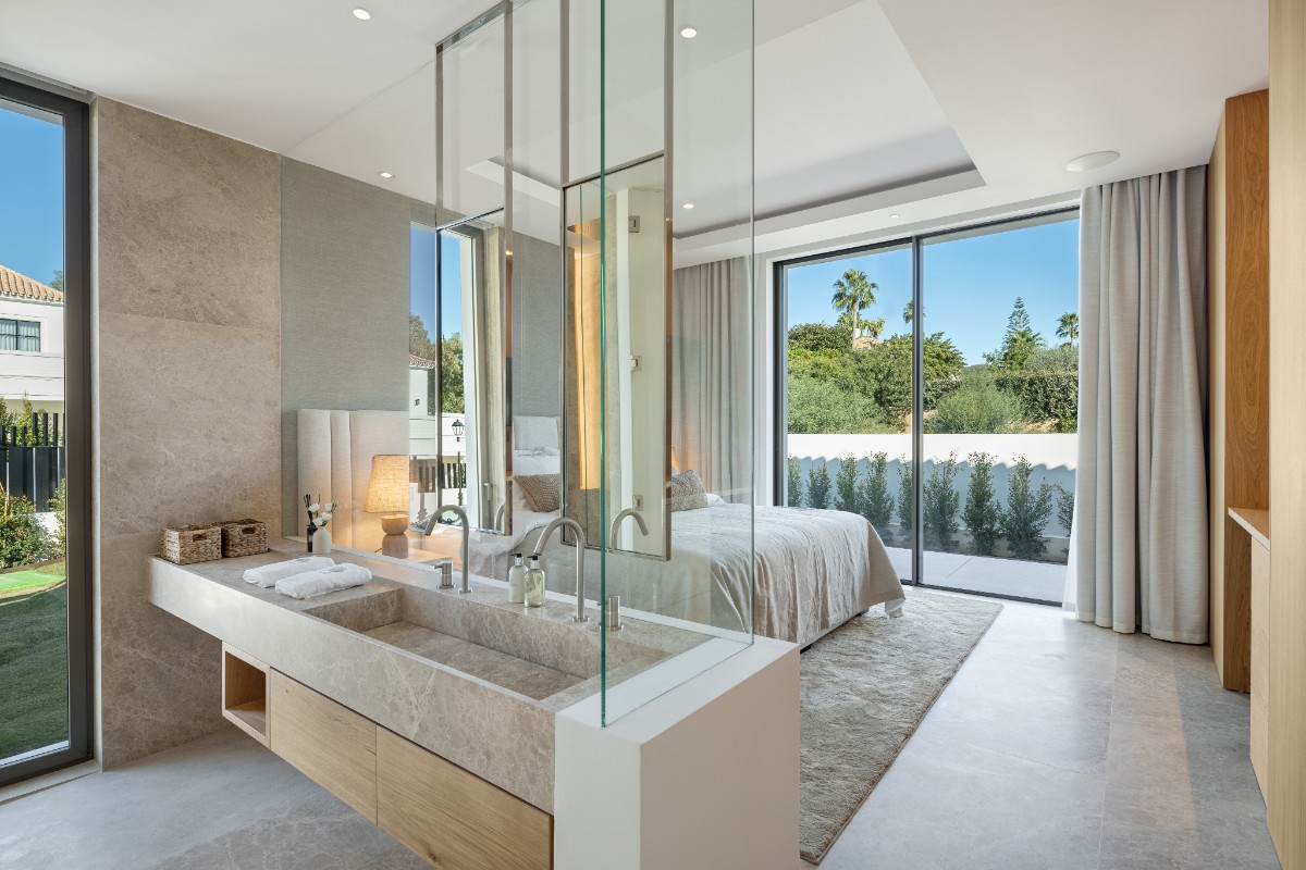 Villa Olivia in Nueva Andalucia SV1506