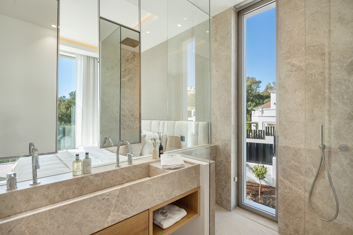 Villa Olivia in Nueva Andalucia SV1506