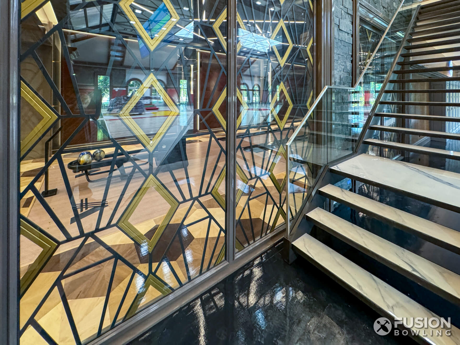 Contemporary style staircase.