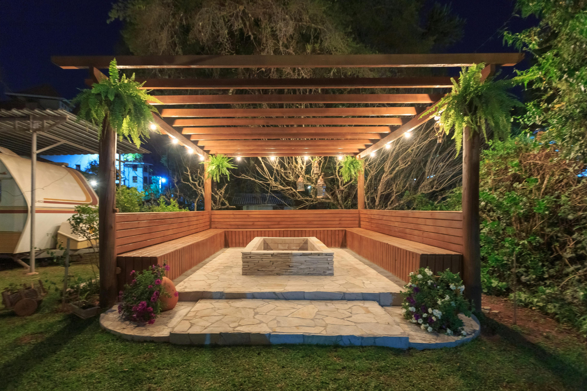 outdoor timber pergola