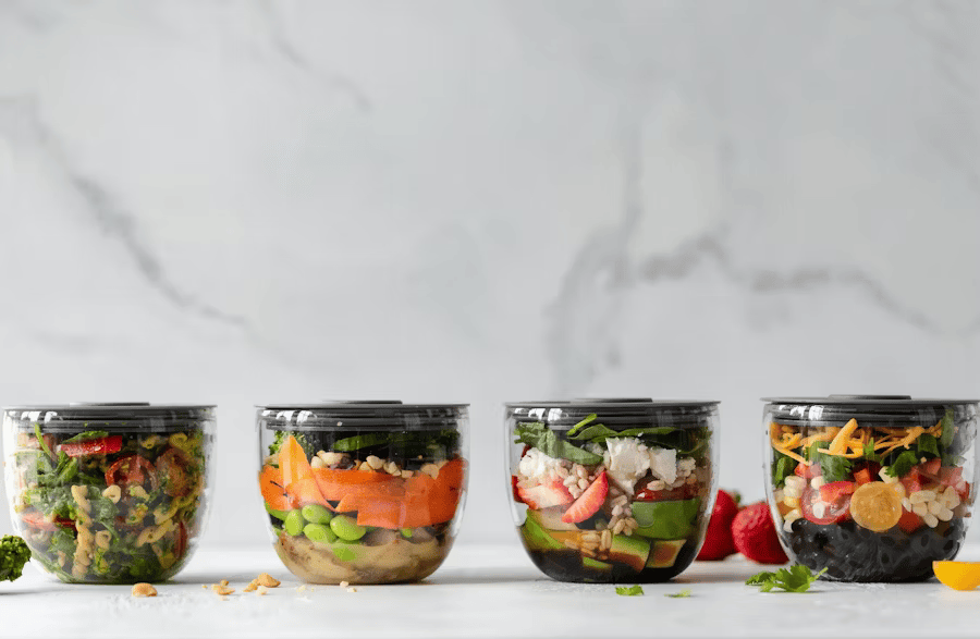 Meal-Prep Gläser, praktische und gesunde Snacks für den Büroalltag.