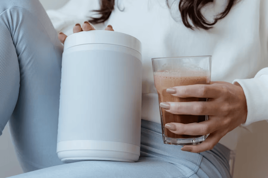 Proteinshake regt die Fettverbrennung an und fördert die Gewichtsabnahme.