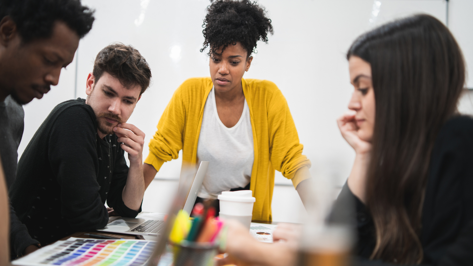 Manager woman leading a brainstorming meeting.