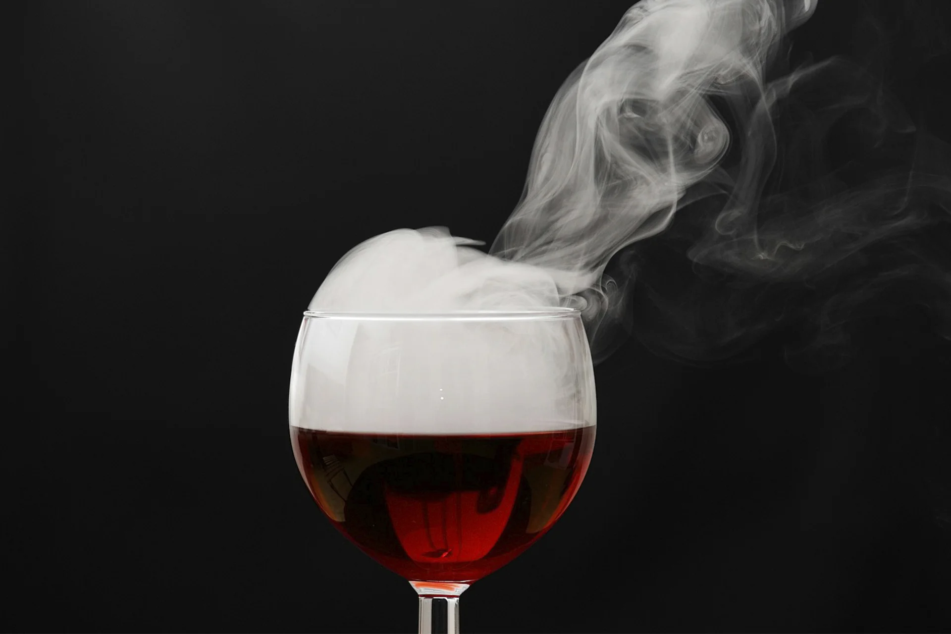 Natural Wine vs. Conventional Wine: Decoding the Cult and the Chemistry