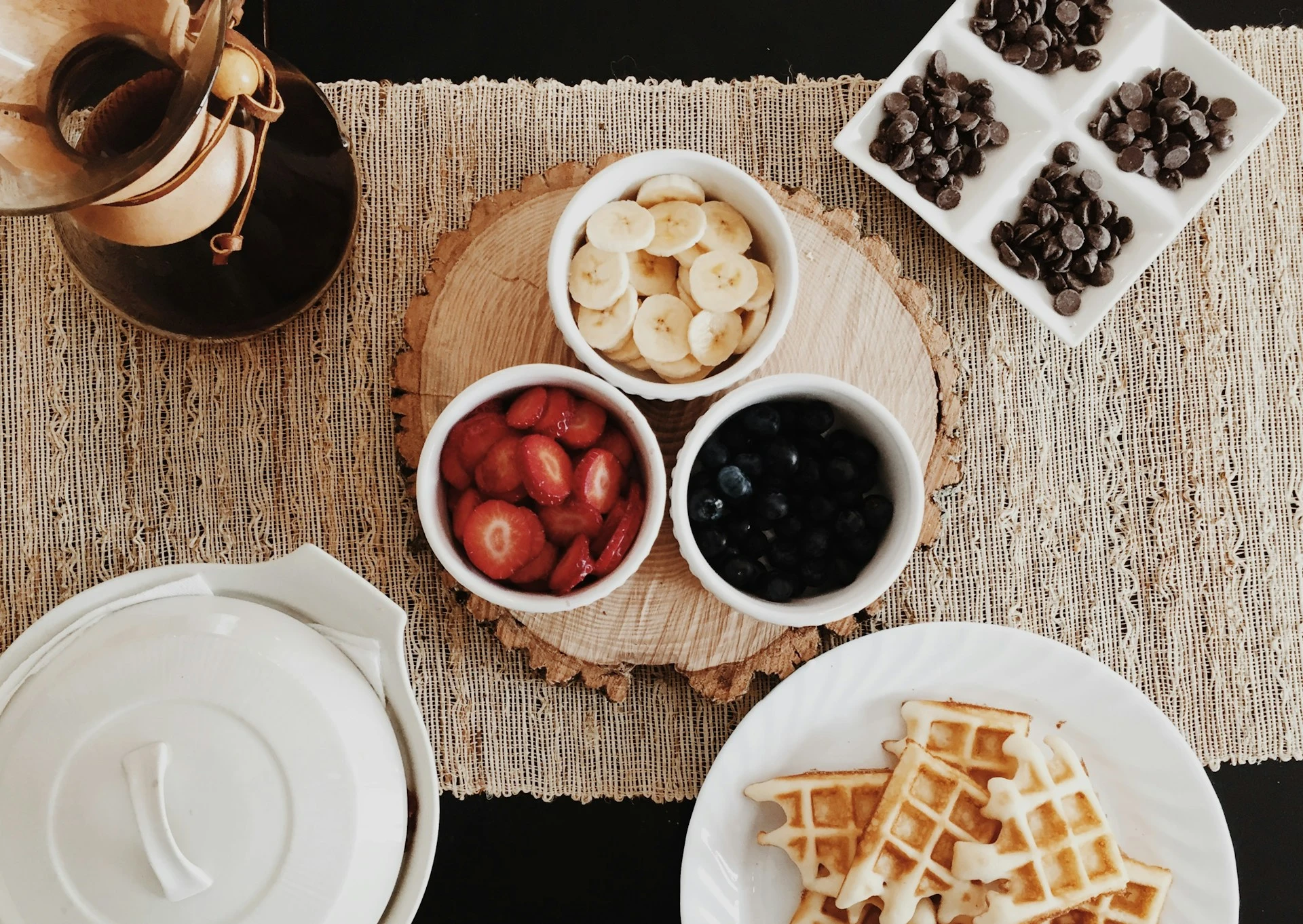 Gluten free waffles with fruits