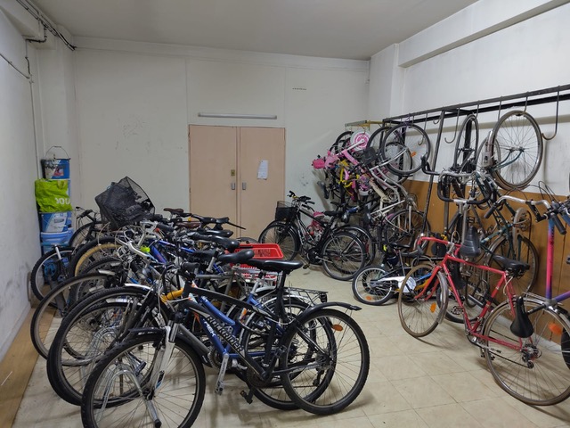 Locaux vélos trop petits : comment agrandir et optimiser le stationnement ?