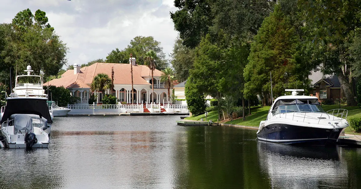 Queen’s Harbour Yacht and Country Club